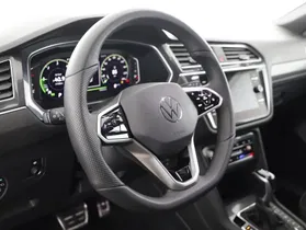 VW Tiguan Allspace 2.0 TDI 4Motion R-Line | Thumbnail 4 von 24