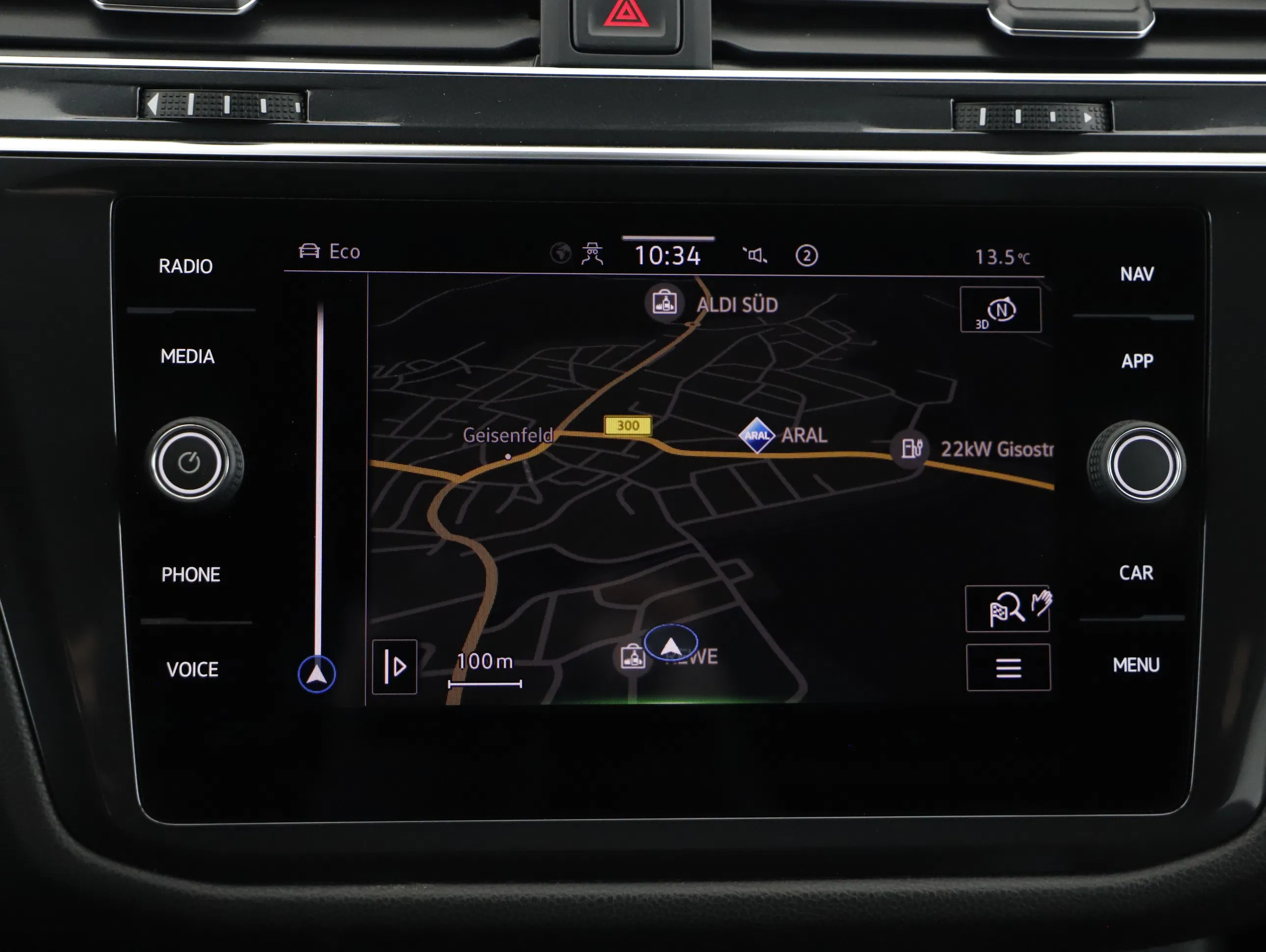 VW Tiguan Allspace 2.0 TDI 4Motion R-Line | Bild 8 von 24