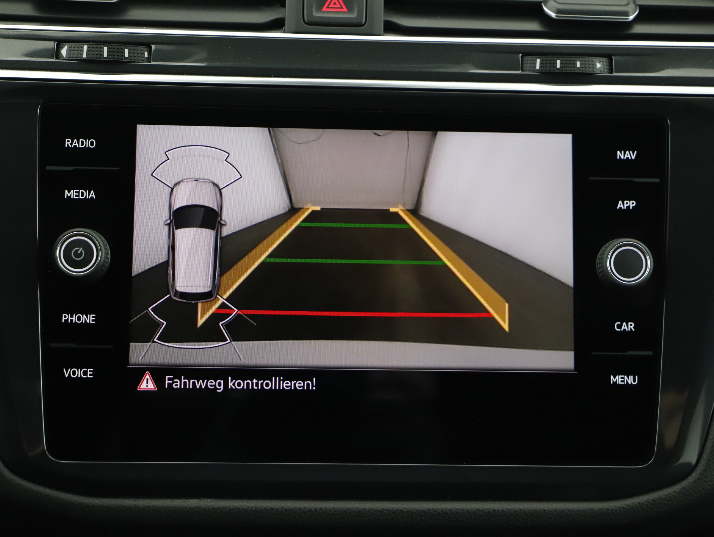 VW Tiguan Allspace 2.0 TDI 4Motion R-Line | Bild 9 von 24