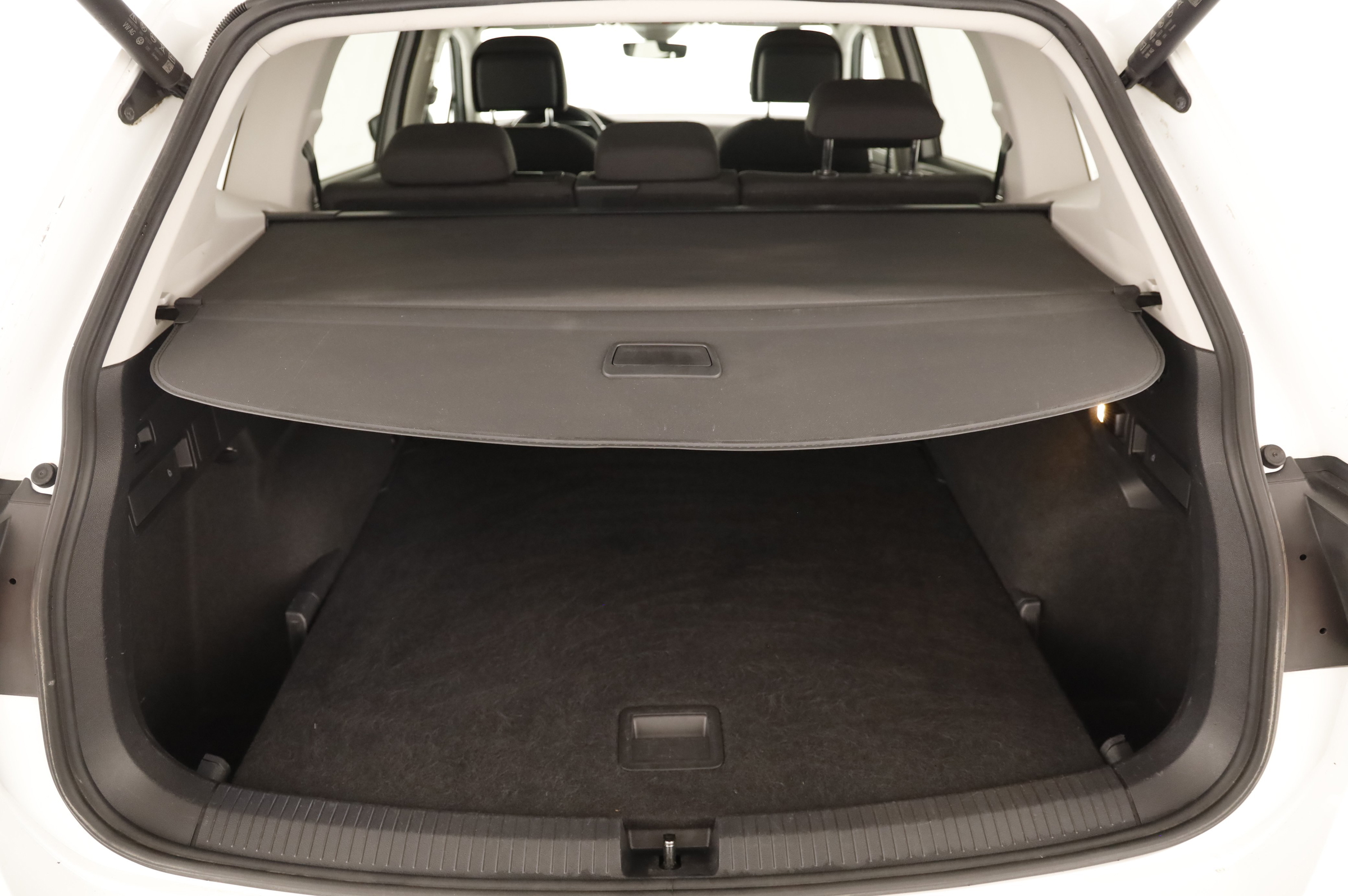 VW Tiguan Allspace 2.0 TDI 4Motion Life | Bild 15 von 31