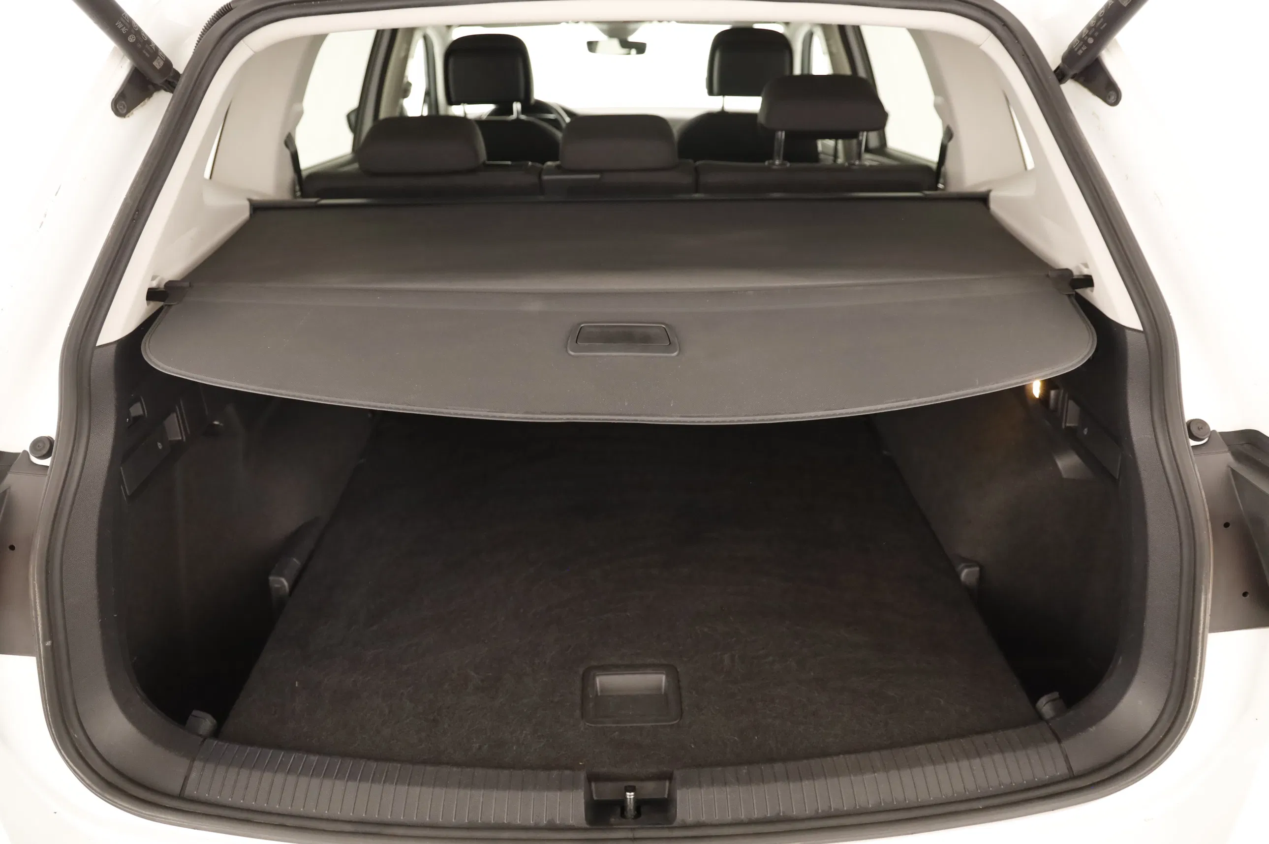 VW Tiguan Allspace 2.0 TDI 4Motion Life | Bild 15 von 31