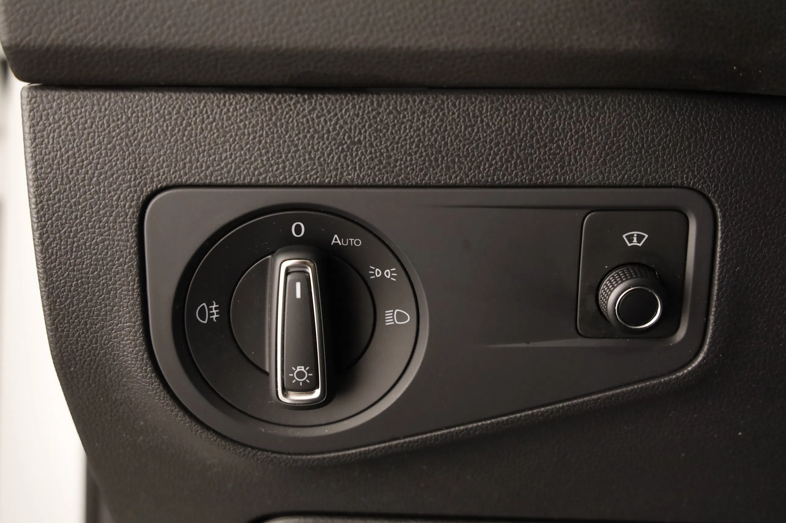 VW Tiguan Allspace 2.0 TDI 4Motion Life | Bild 20 von 31