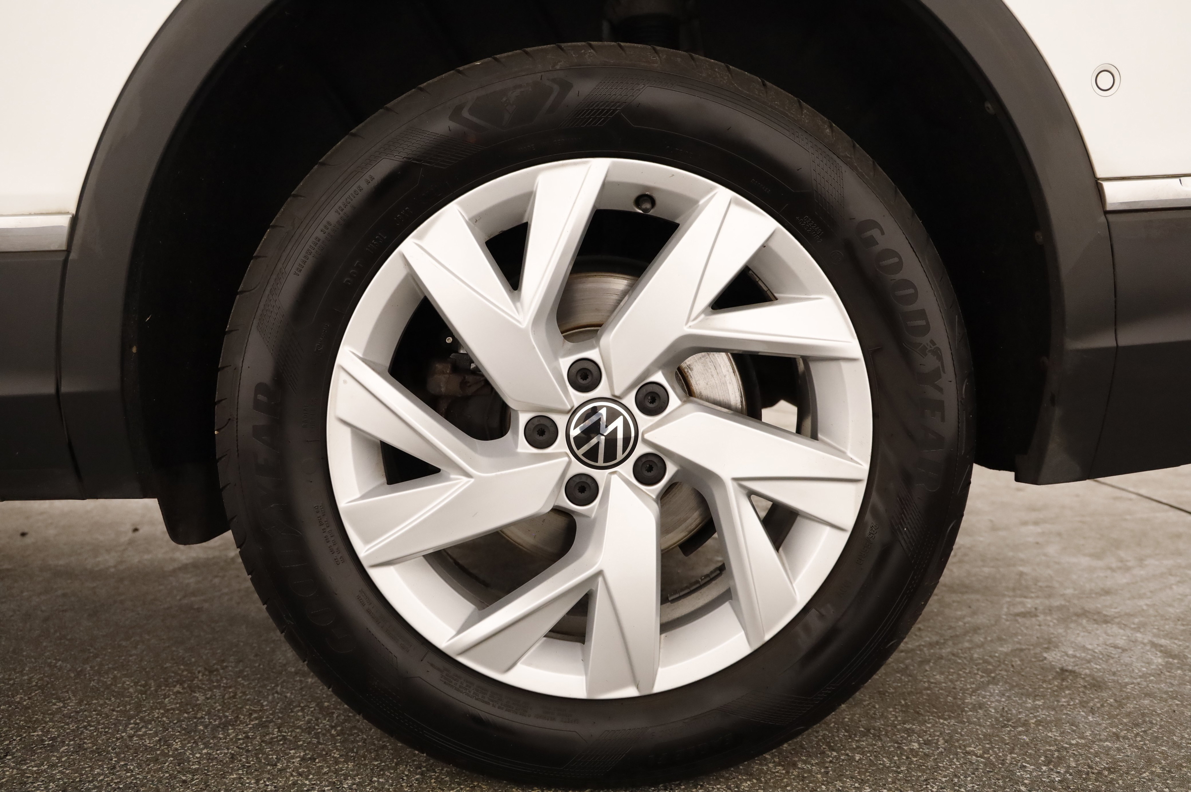 VW Tiguan Allspace 2.0 TDI 4Motion Life | Bild 26 von 31