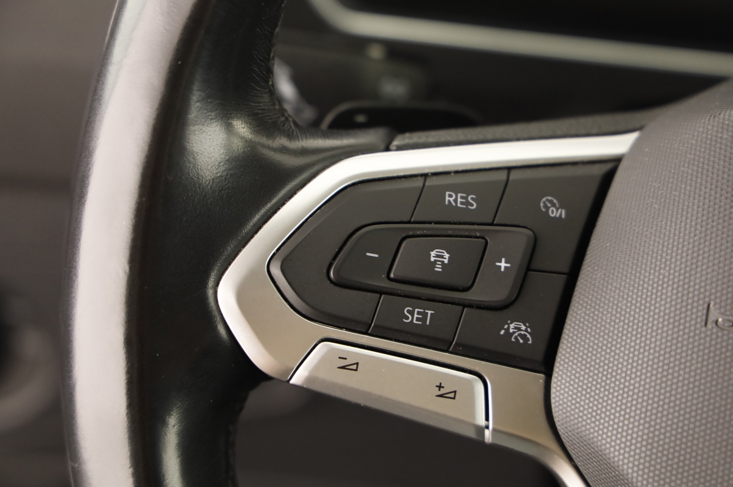 VW Tiguan Allspace 2.0 TDI 4Motion Life | Bild 5 von 31