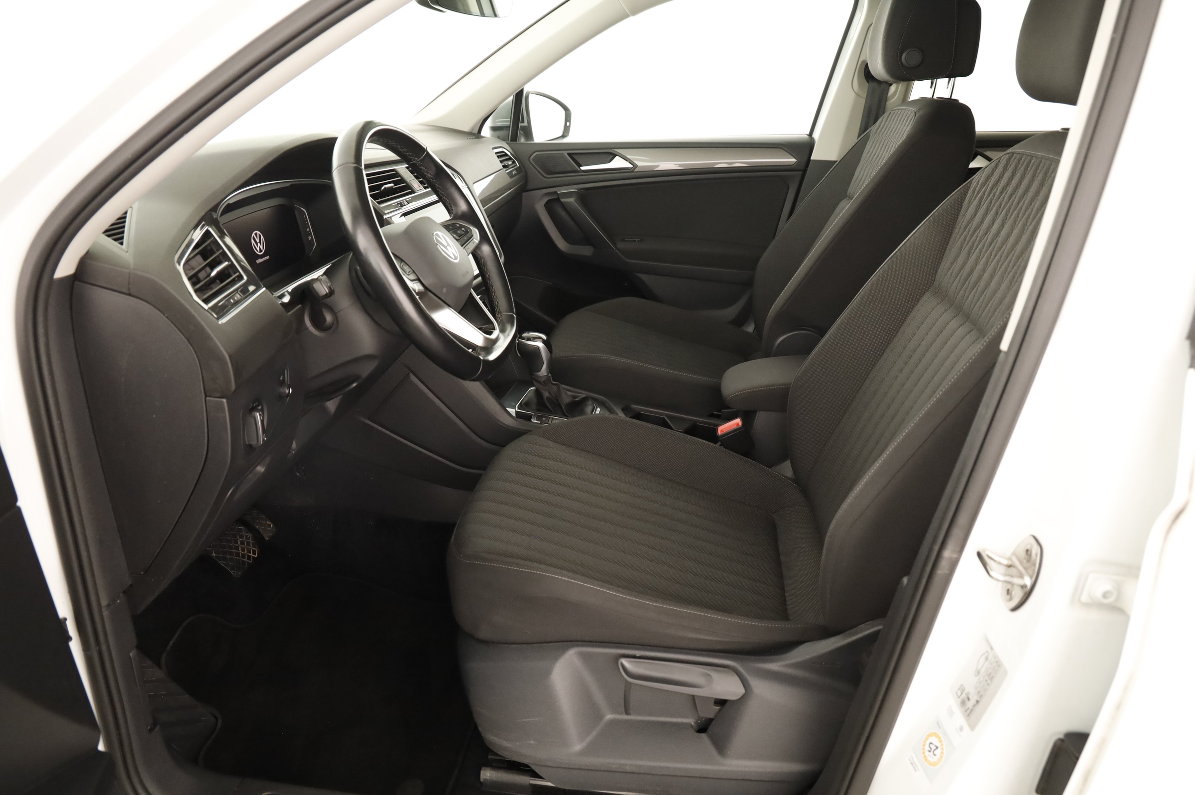 VW Tiguan Allspace 2.0 TDI 4Motion Life | Bild 7 von 31