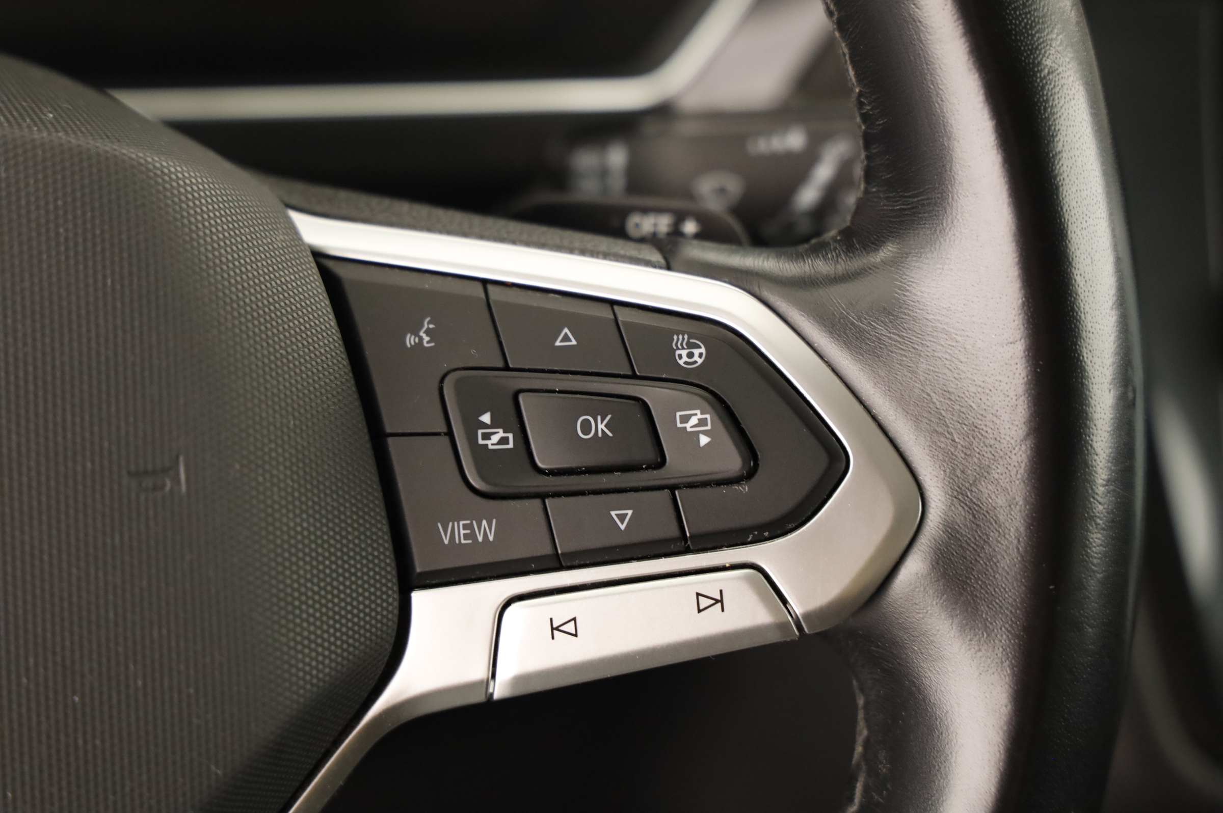 VW Tiguan Allspace 2.0 TDI 4Motion Life | Bild 8 von 31