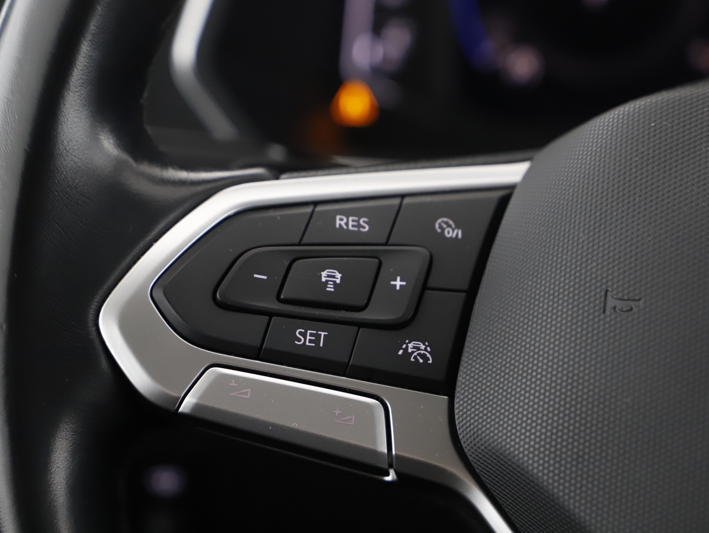 VW Tiguan Allspace 2.0 TDI  Life | Bild 19 von 28