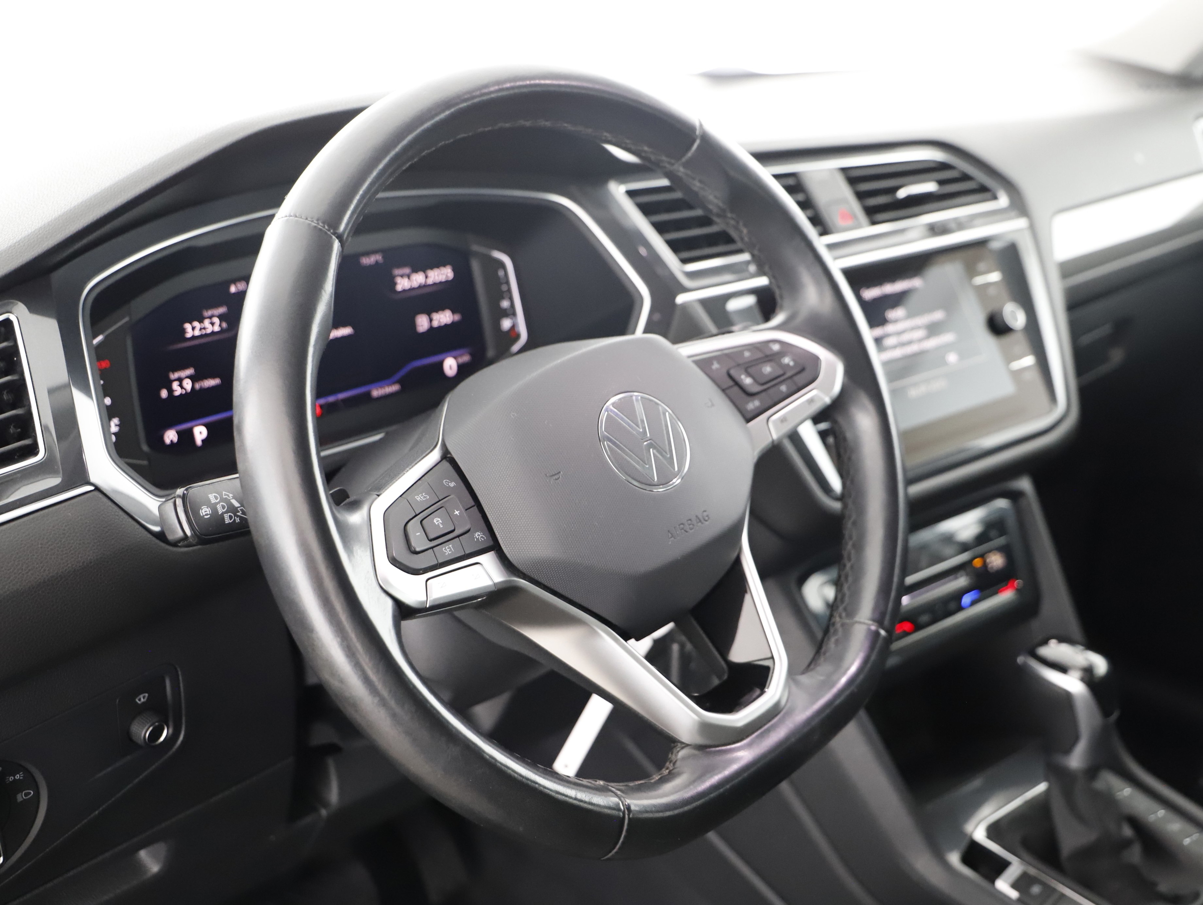 VW Tiguan Allspace 2.0 TDI  Life | Bild 6 von 30