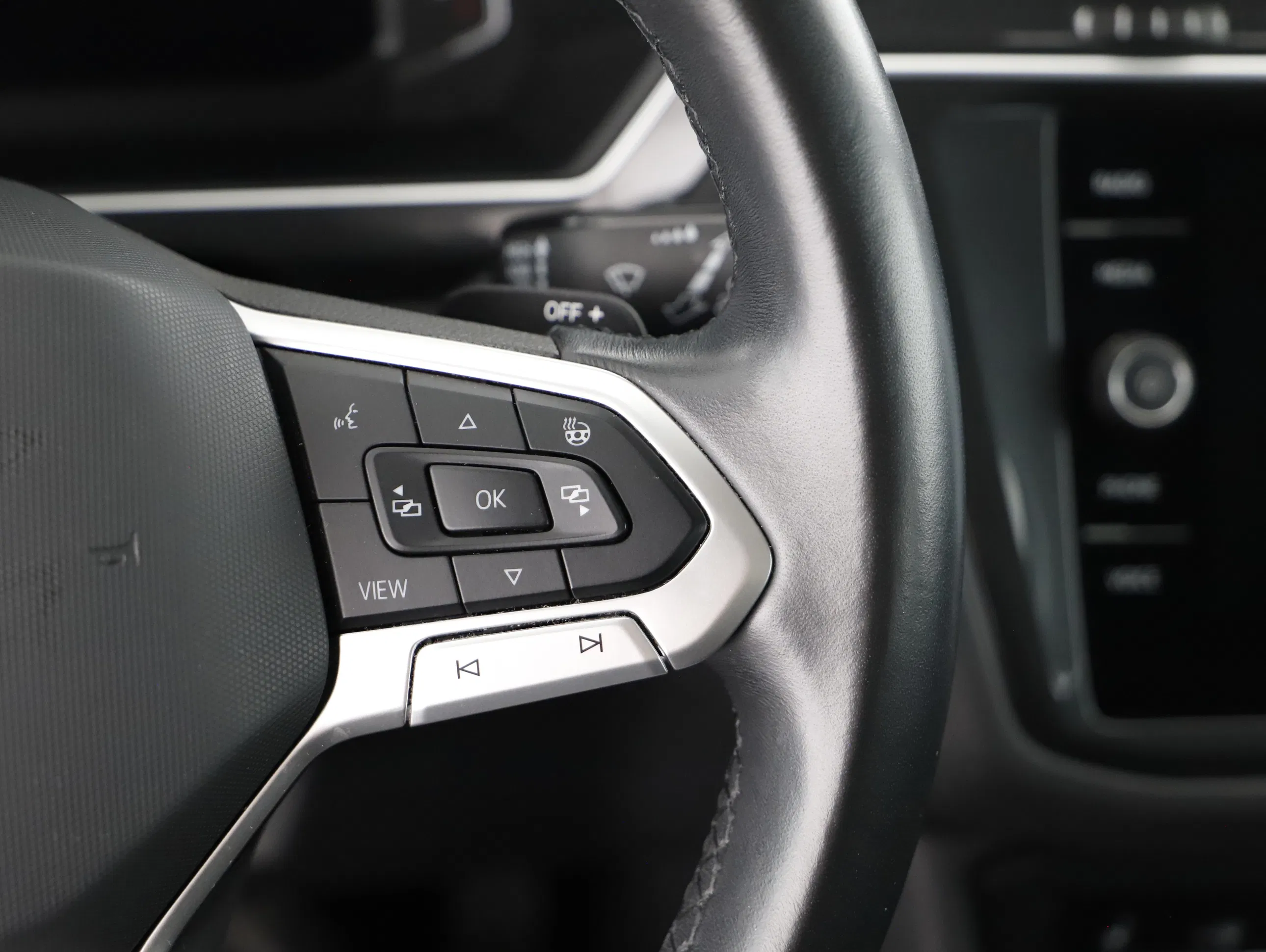 VW Tiguan 2.0 TDI BMT Elegance | Bild 14 von 24