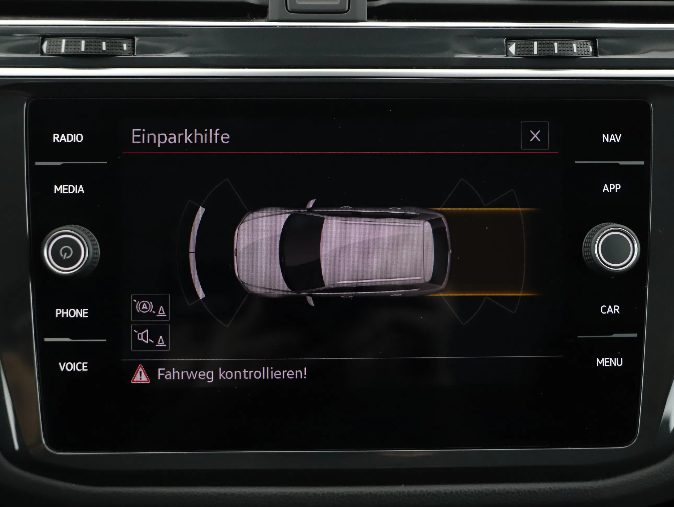 VW Tiguan 2.0 TDI BMT Elegance | Bild 19 von 24