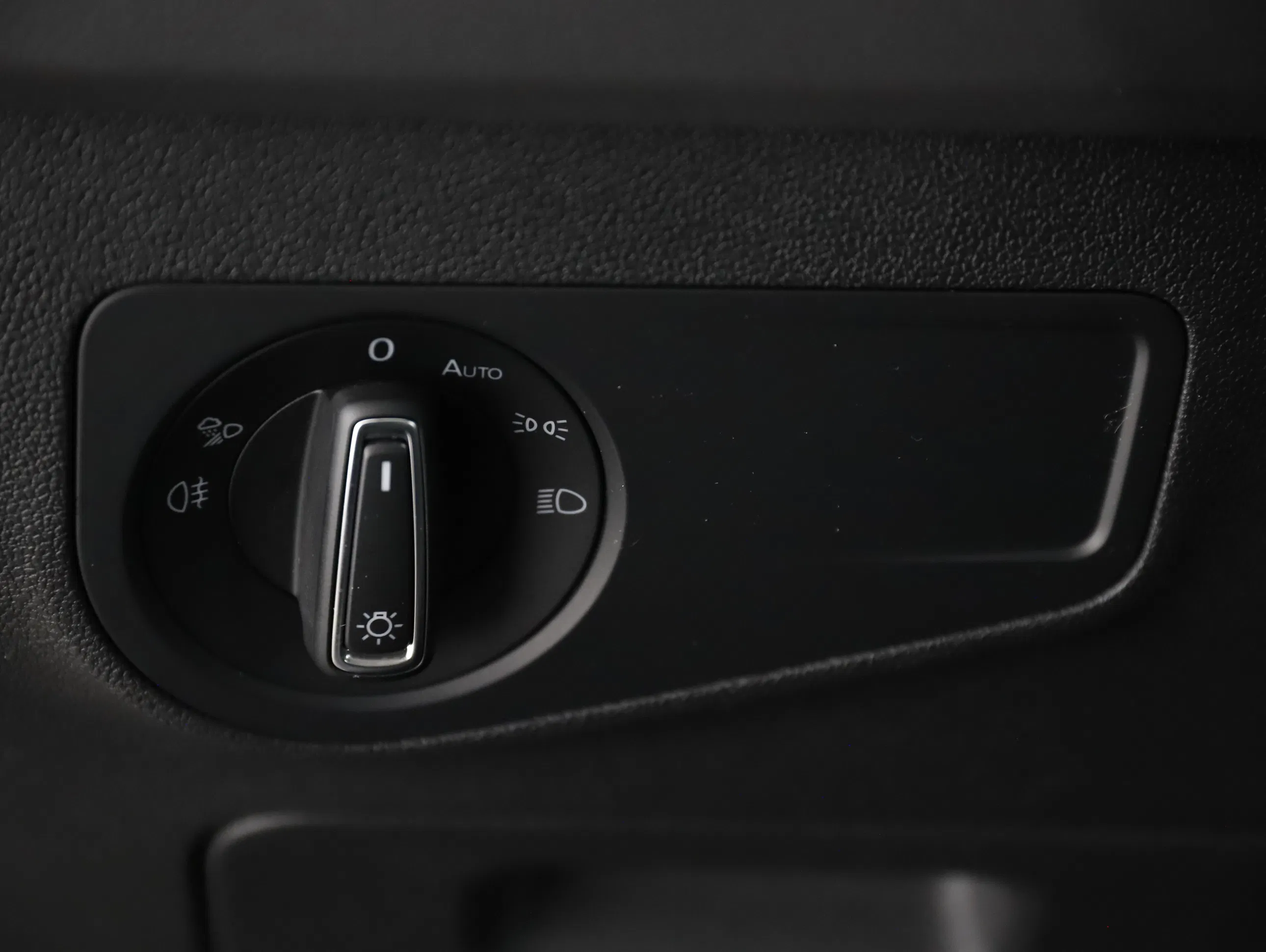 VW Tiguan 2.0 TDI BMT Elegance | Bild 12 von 28