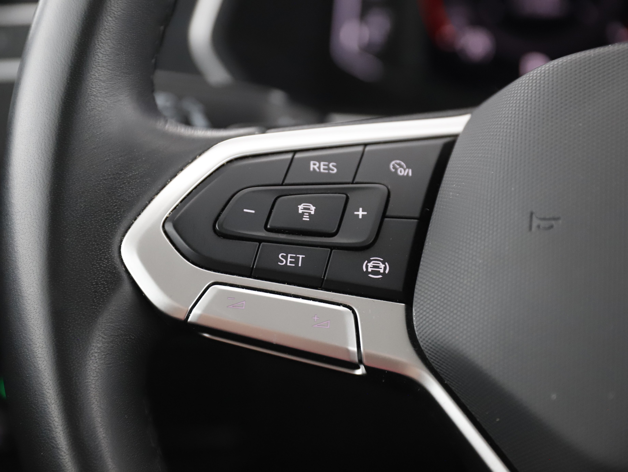 VW Tiguan 2.0 TDI BMT Elegance | Bild 17 von 28