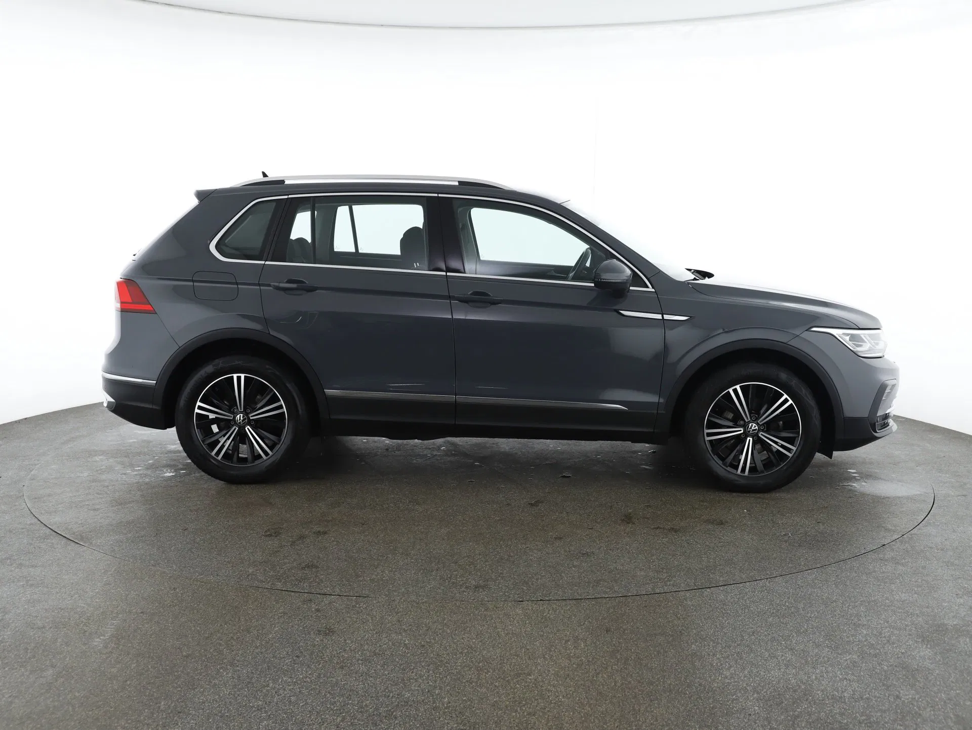 VW Tiguan 2.0 TDI BMT Elegance | Bild 4 von 28