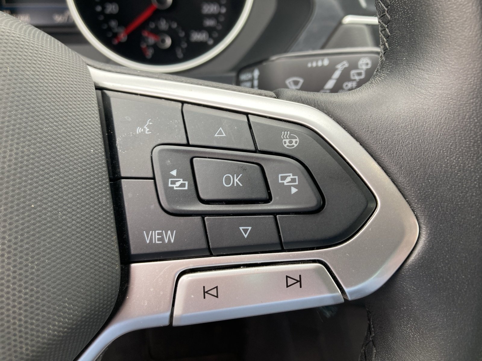 VW Tiguan Life 2.0 TDI | Bild 14 von 20