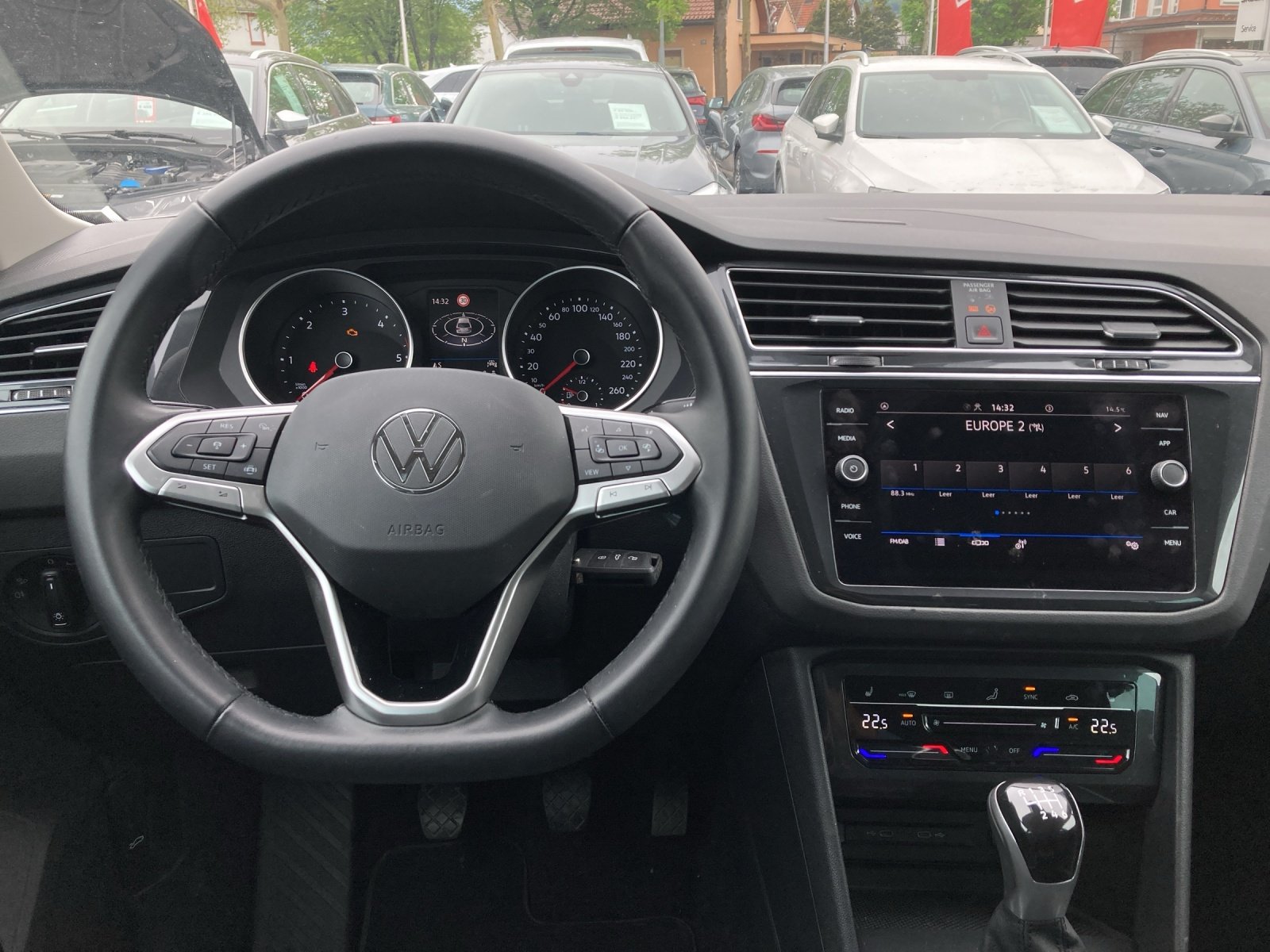 VW Tiguan Life 2.0 TDI | Bild 10 von 20