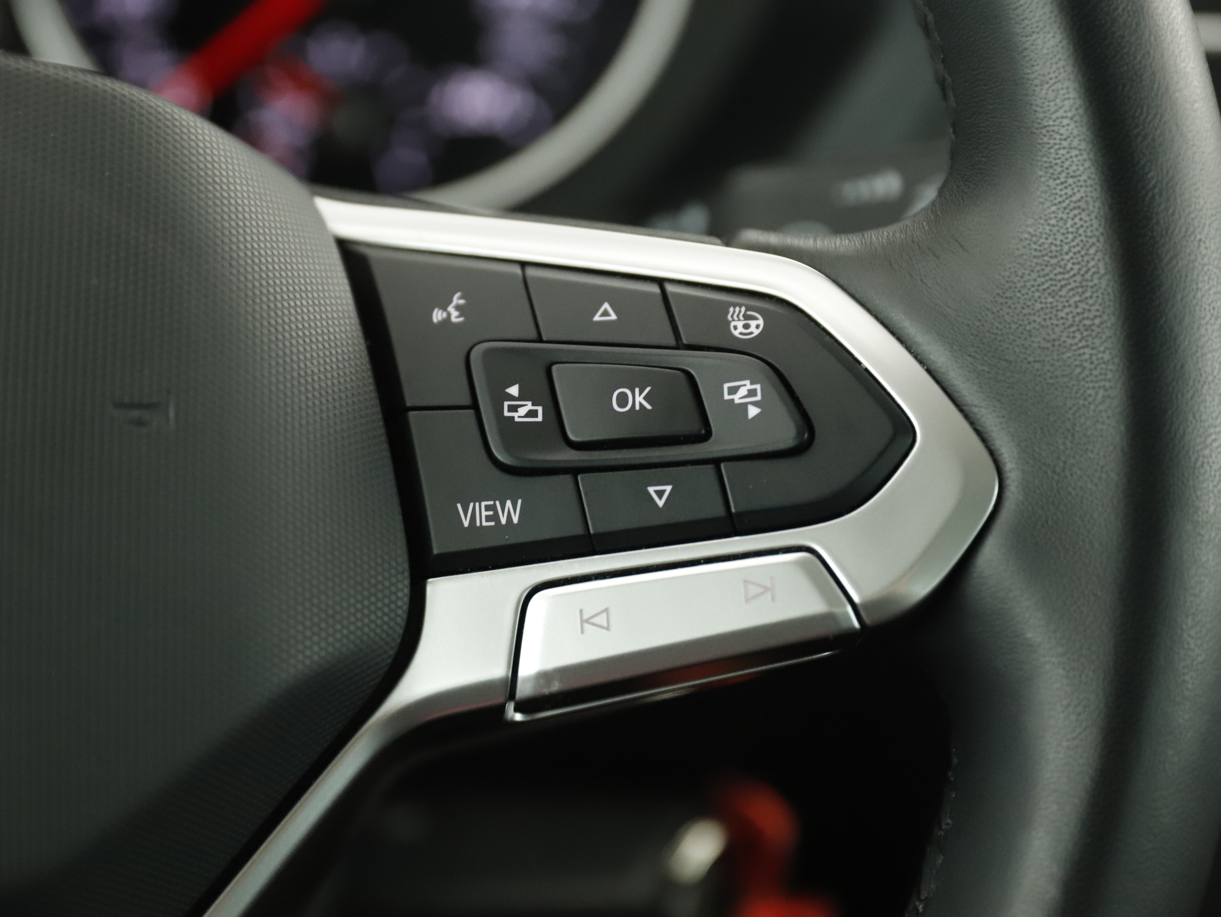 VW Tiguan 2.0 TDI BMT Life | Bild 14 von 24