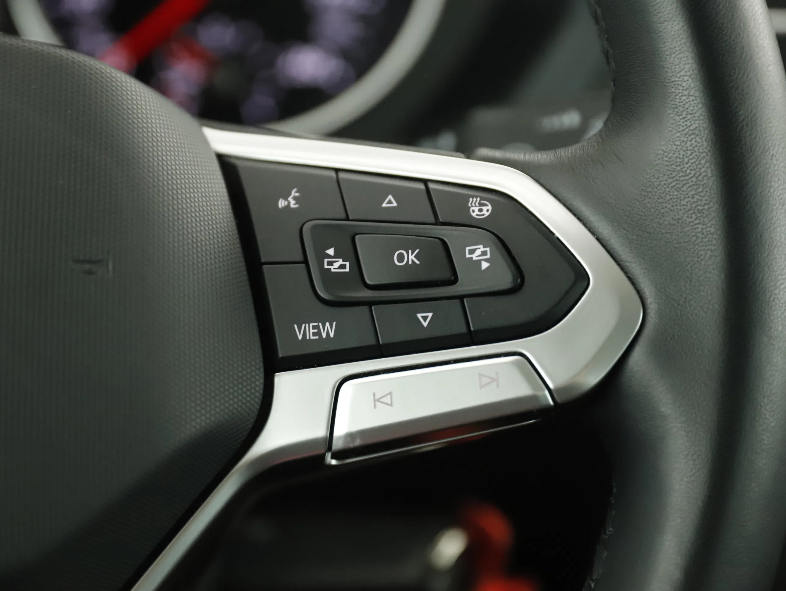 VW Tiguan 2.0 TDI BMT Life | Bild 14 von 24