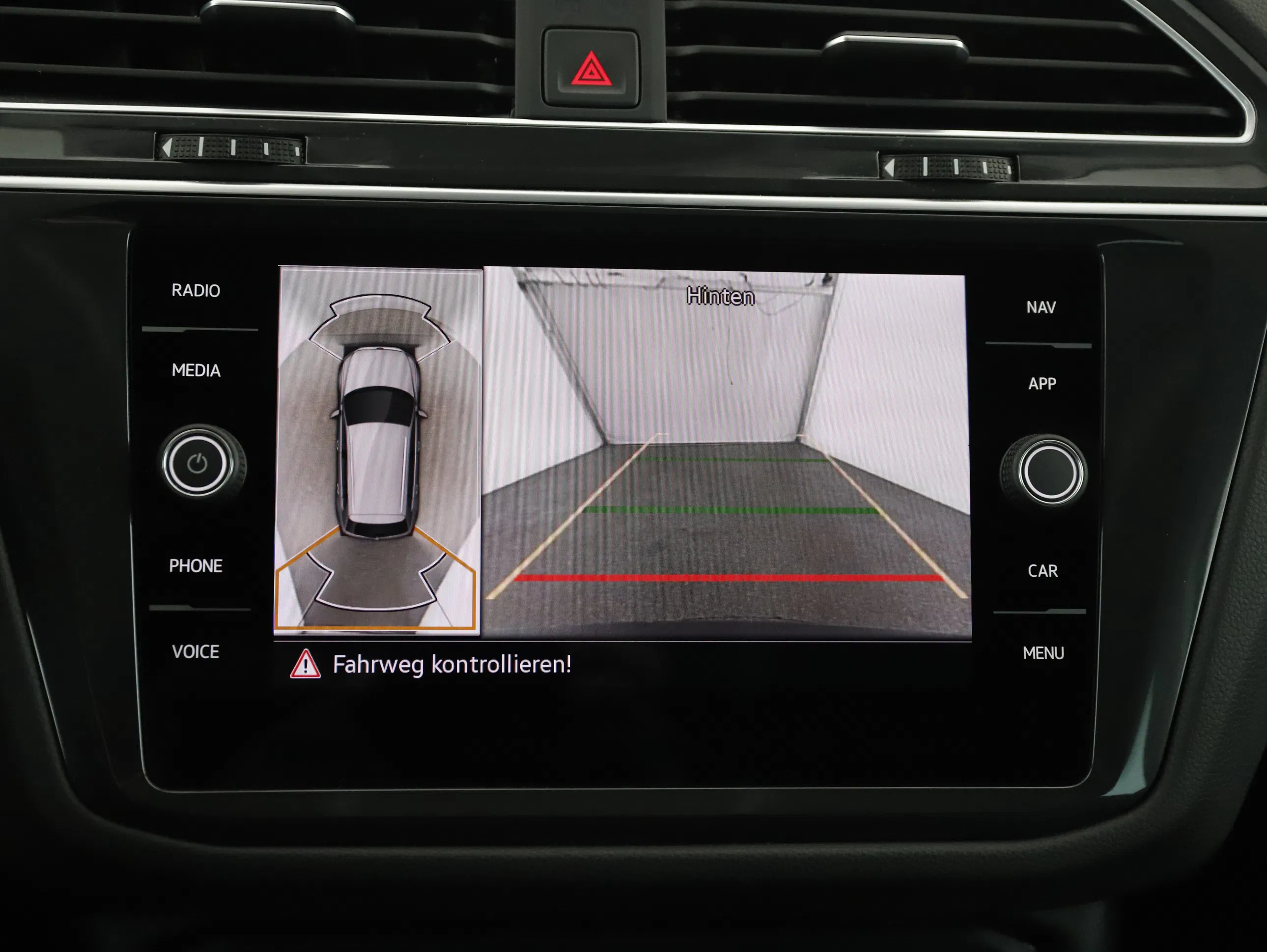 VW Tiguan 2.0 TDI BMT Life | Bild 17 von 24