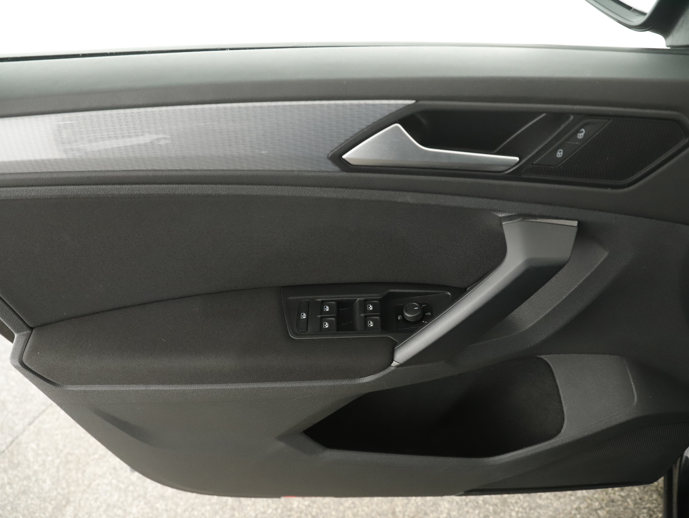 VW Tiguan Life TDI 4MOTION DSG | Bild 11 von 29