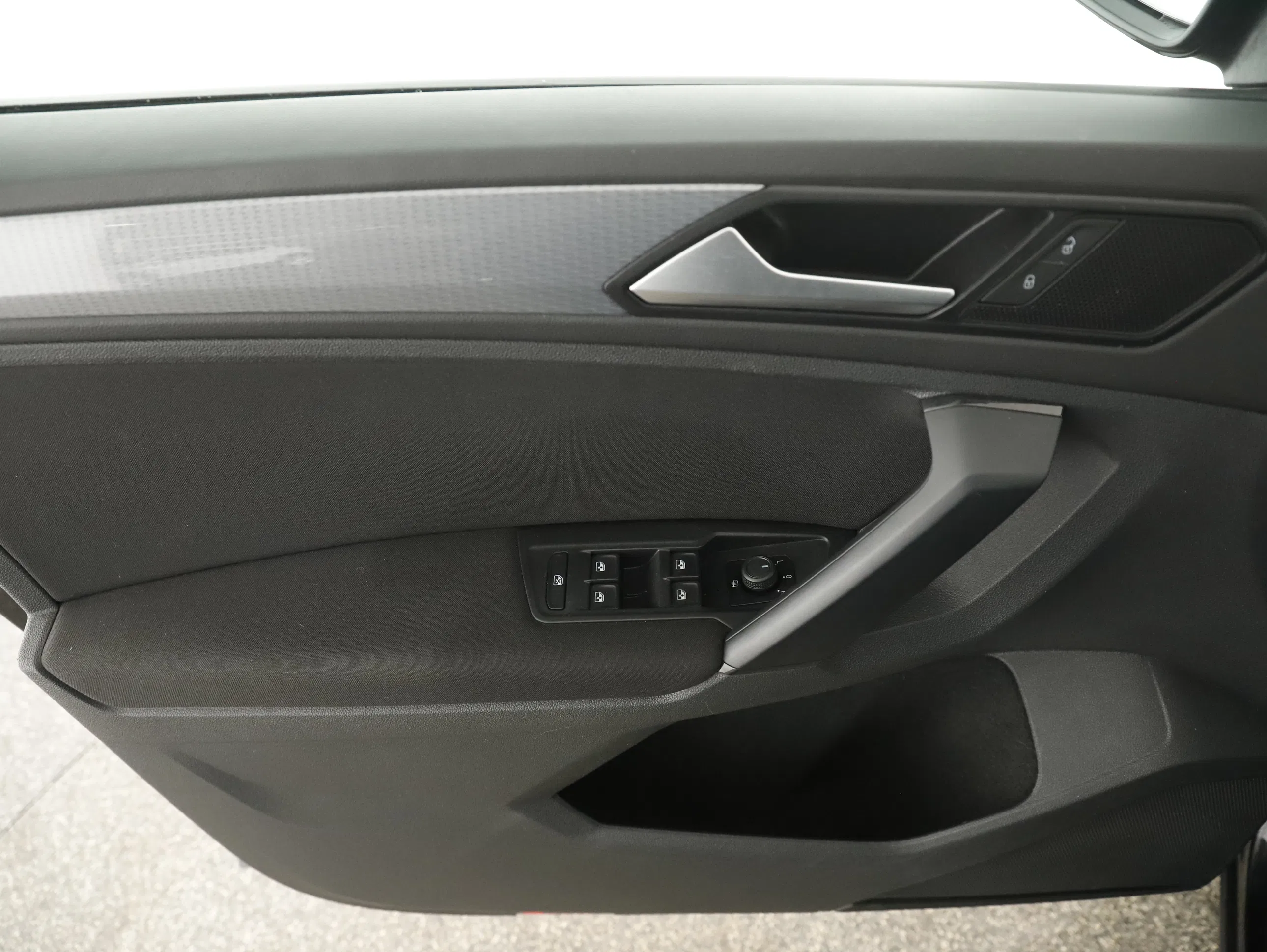 VW Tiguan Life TDI 4MOTION DSG | Bild 11 von 29