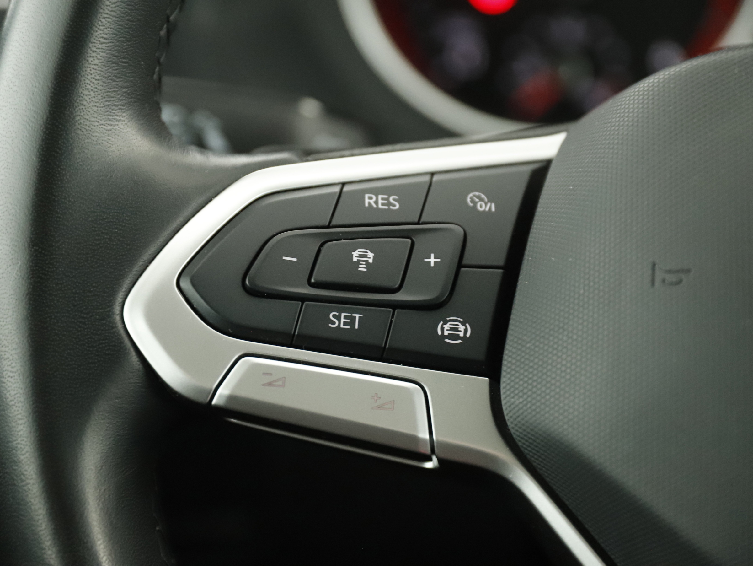 VW Tiguan Life TDI 4MOTION DSG | Bild 18 von 29