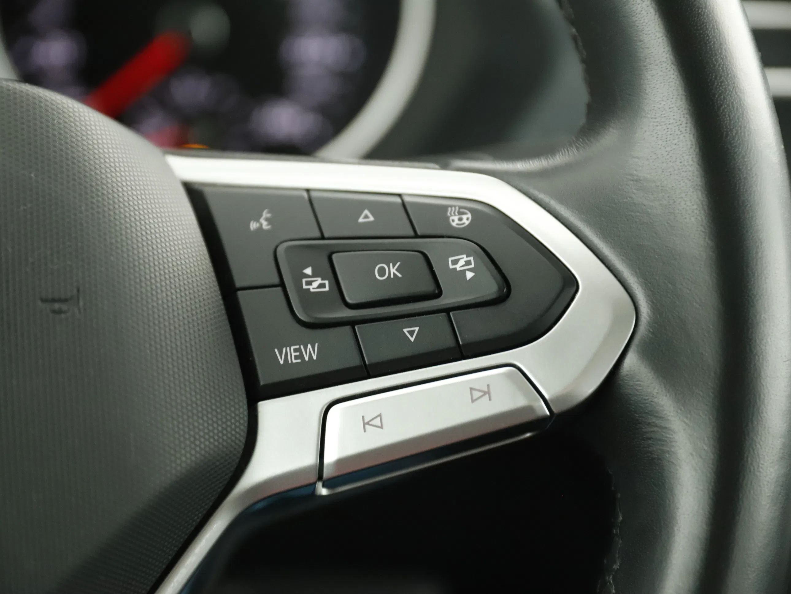 VW Tiguan Life TDI 4MOTION DSG | Bild 19 von 29