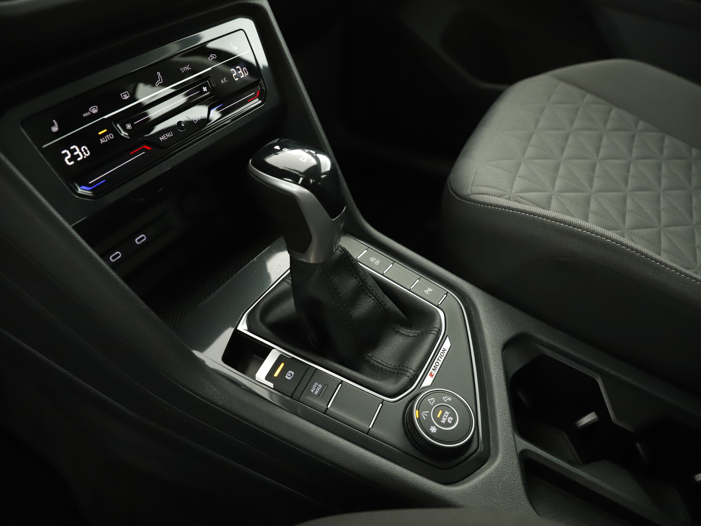 VW Tiguan Life TDI 4MOTION DSG | Bild 24 von 29