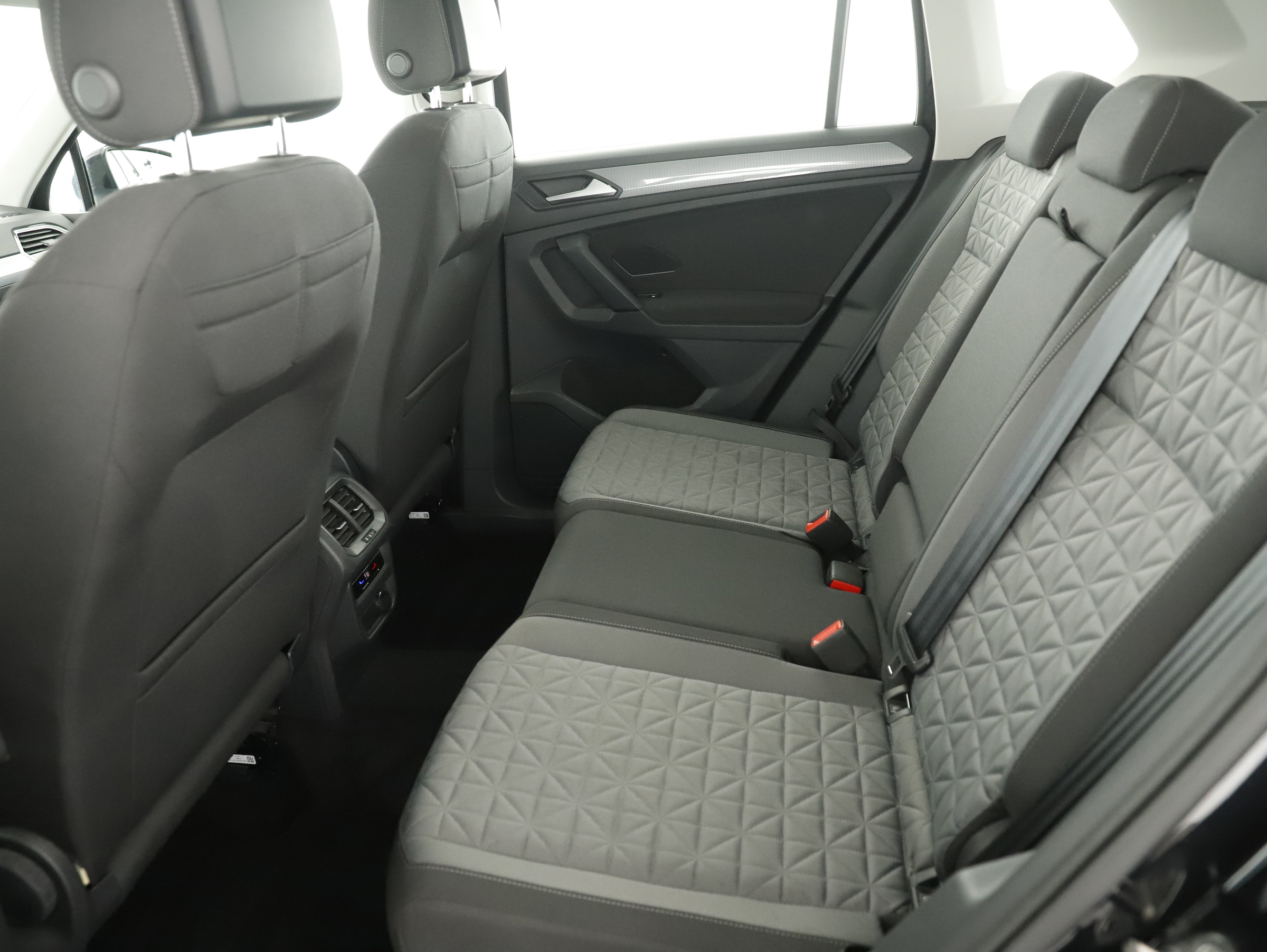 VW Tiguan Life TDI 4MOTION DSG | Bild 25 von 29