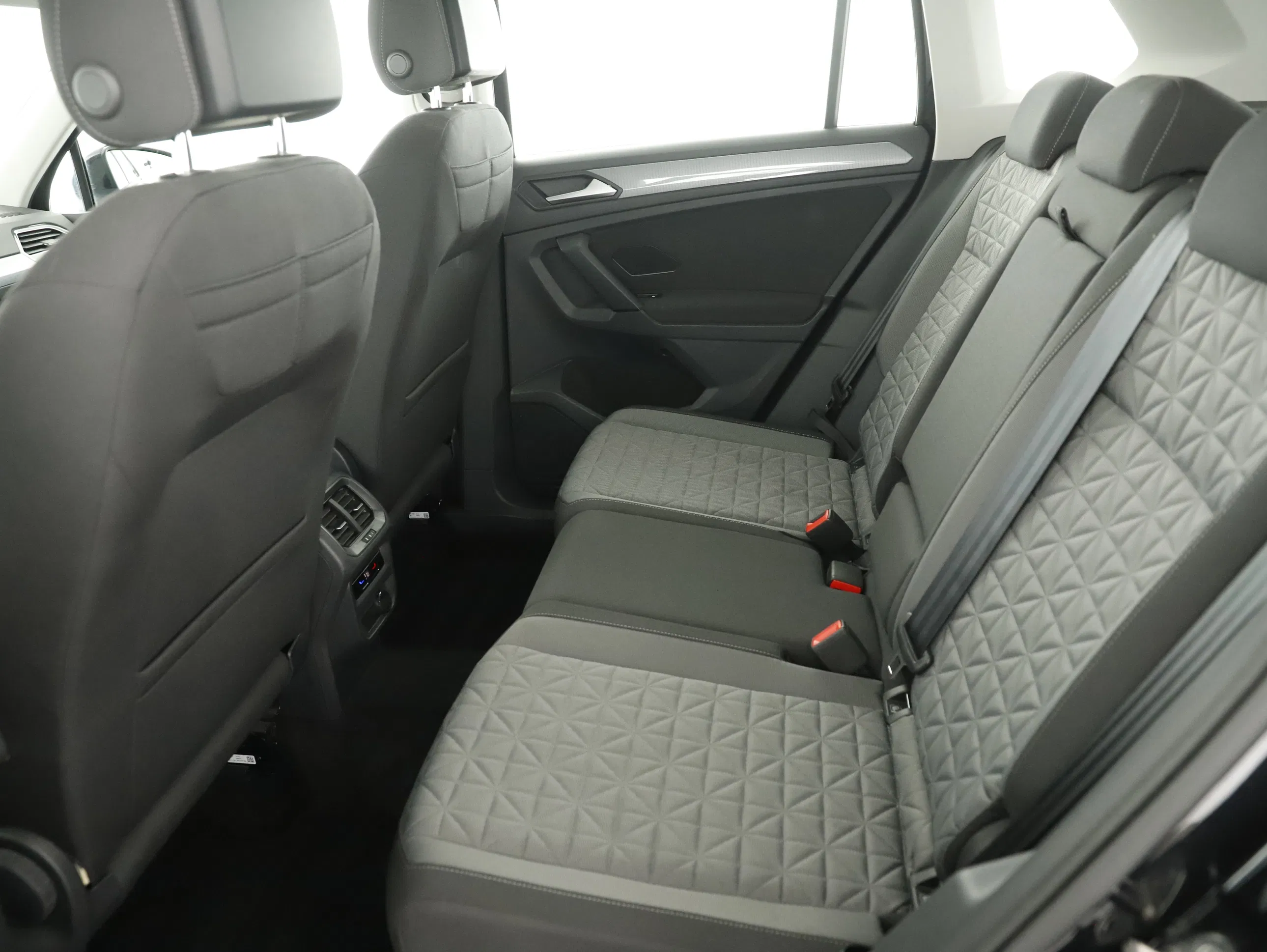 VW Tiguan Life TDI 4MOTION DSG | Bild 25 von 29