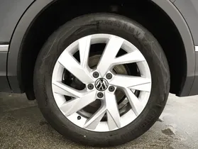 VW Tiguan Life TDI 4MOTION DSG | Thumbnail 10 von 29
