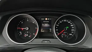 VW Tiguan 2.0 TDI BMT Life | Thumbnail 13 von 21
