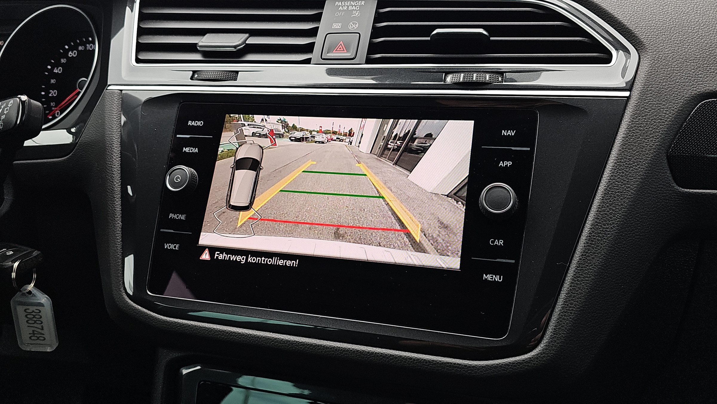 VW Tiguan 2.0 TDI BMT Life | Bild 15 von 21
