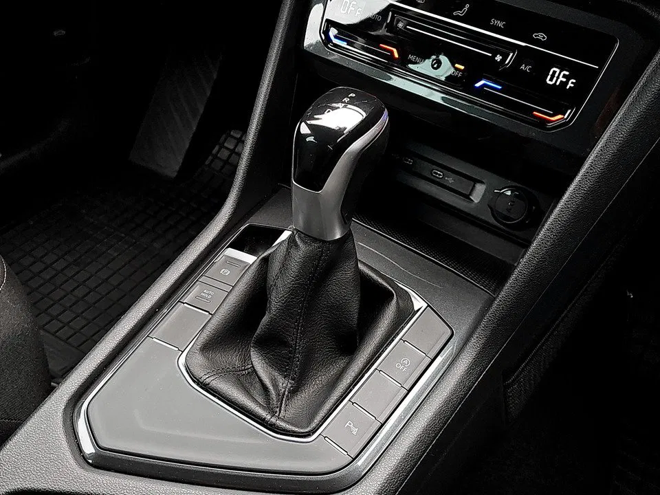VW Tiguan 2.0 TDI BMT Life | Bild 18 von 21