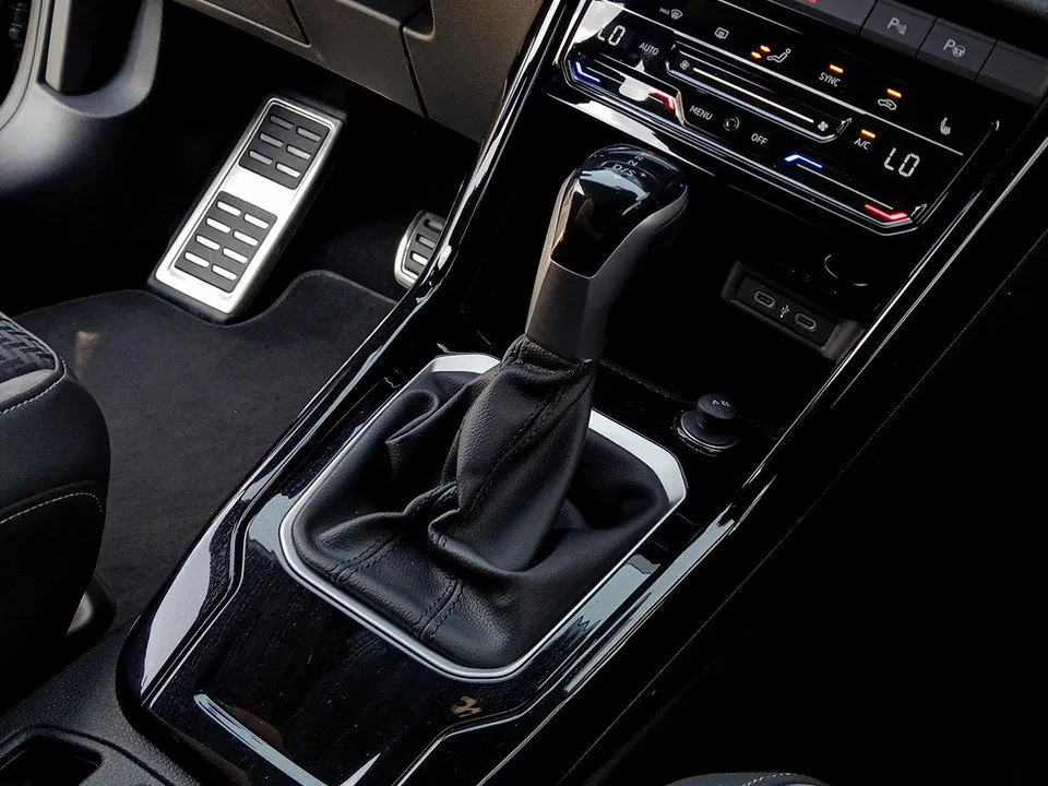 VW T-Roc Cabriolet 1.5 TSI R-Line | Bild 14 von 20