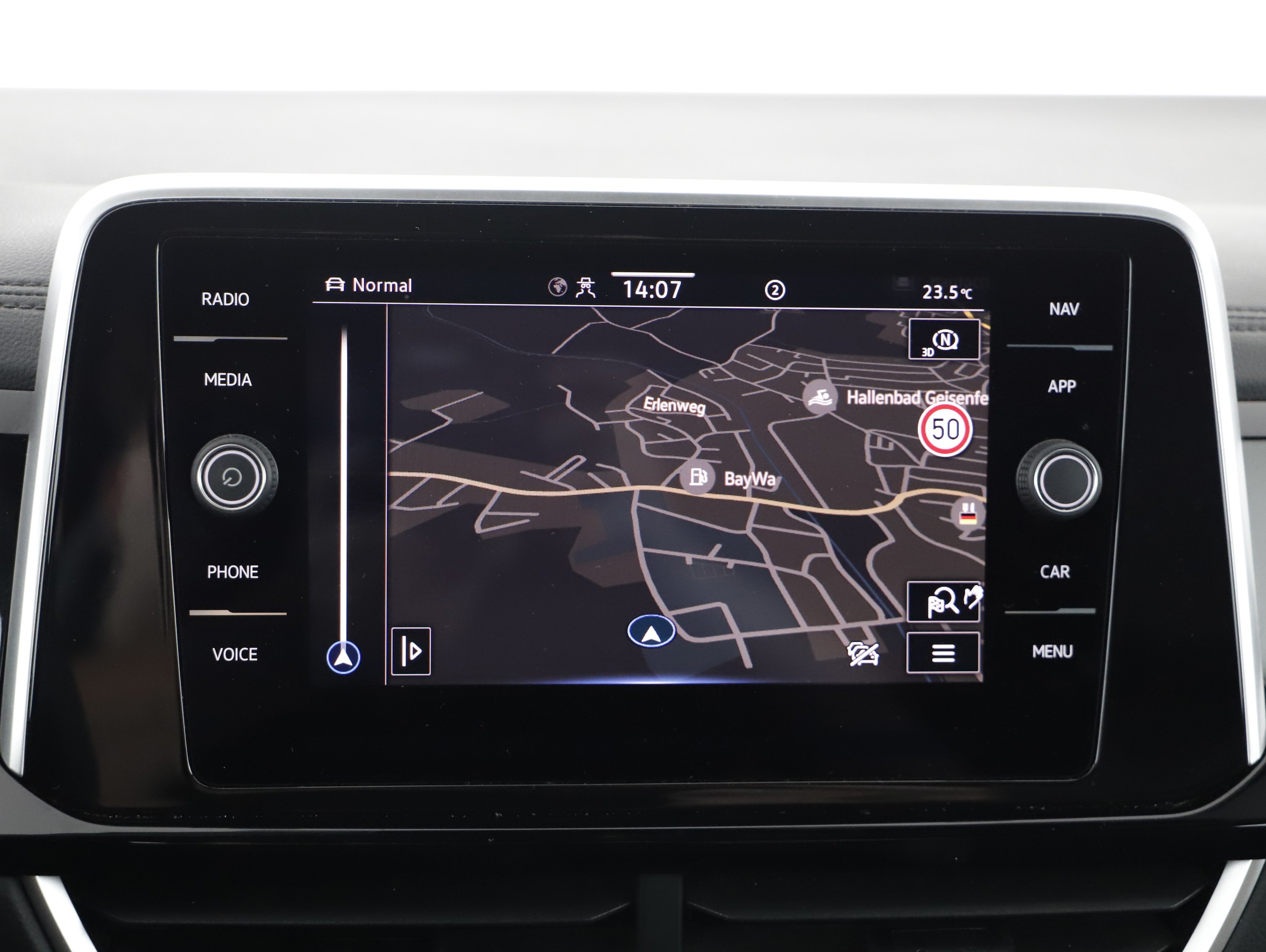 VW T-Roc Cabriolet 1.5 TSI  R-Line | Bild 13 von 19