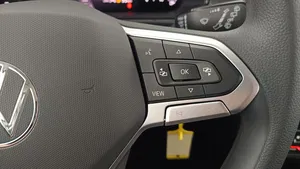 VW T-Roc 1.0 TSI 4Me | Thumbnail 8 von 23