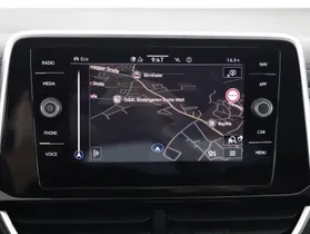 VW T-Roc Cabriolet 1.5 TSI R-Line | Thumbnail 14 von 20
