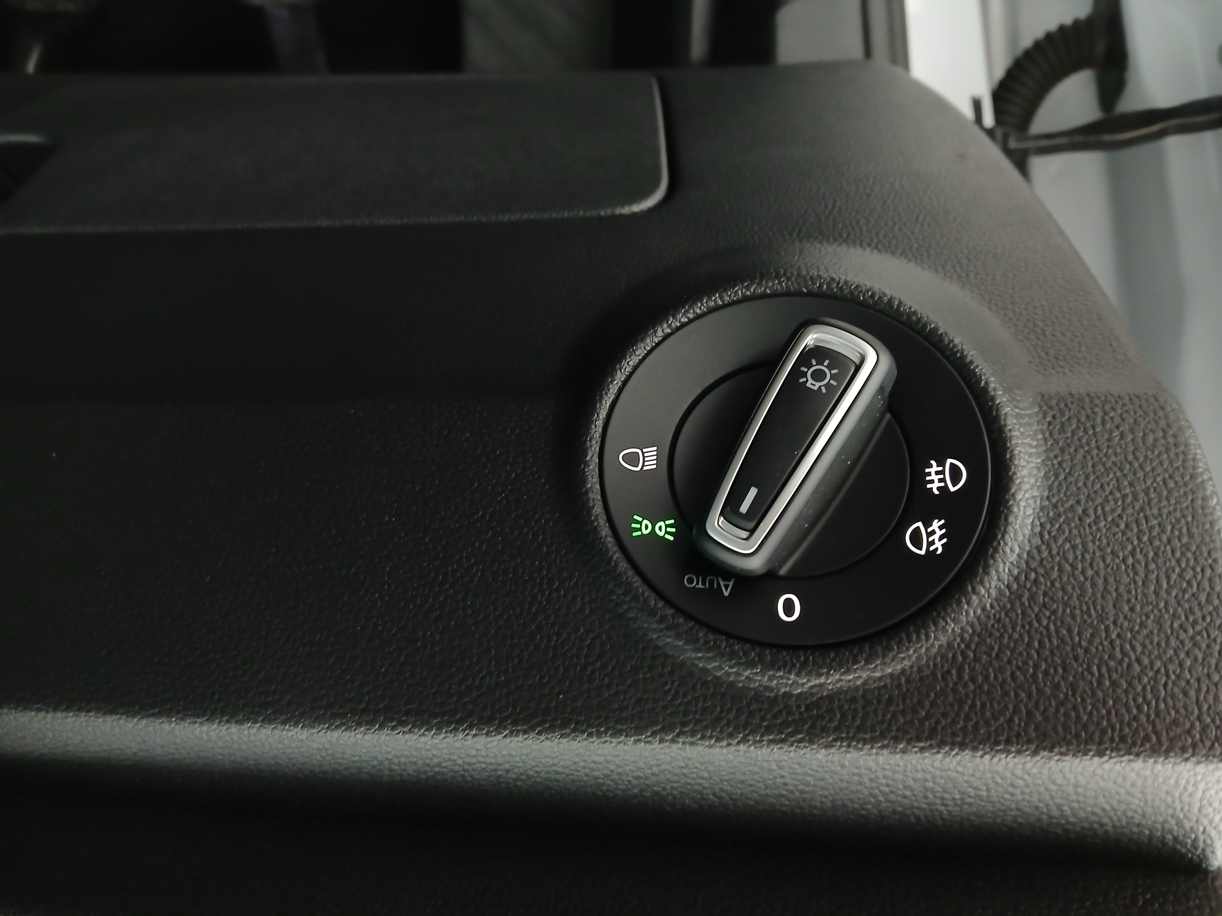 VW T-Roc 1.5 TSI ACT Sport | Bild 13 von 31