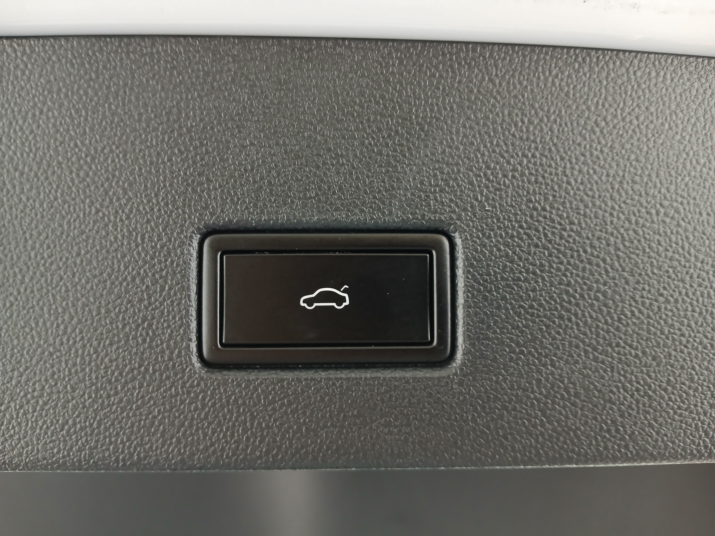 VW T-Roc 1.5 TSI ACT Sport | Bild 29 von 31