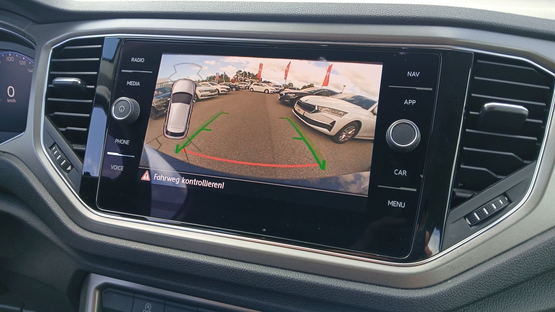 VW T-Roc 1.0 TSI Design | Bild 15 von 21
