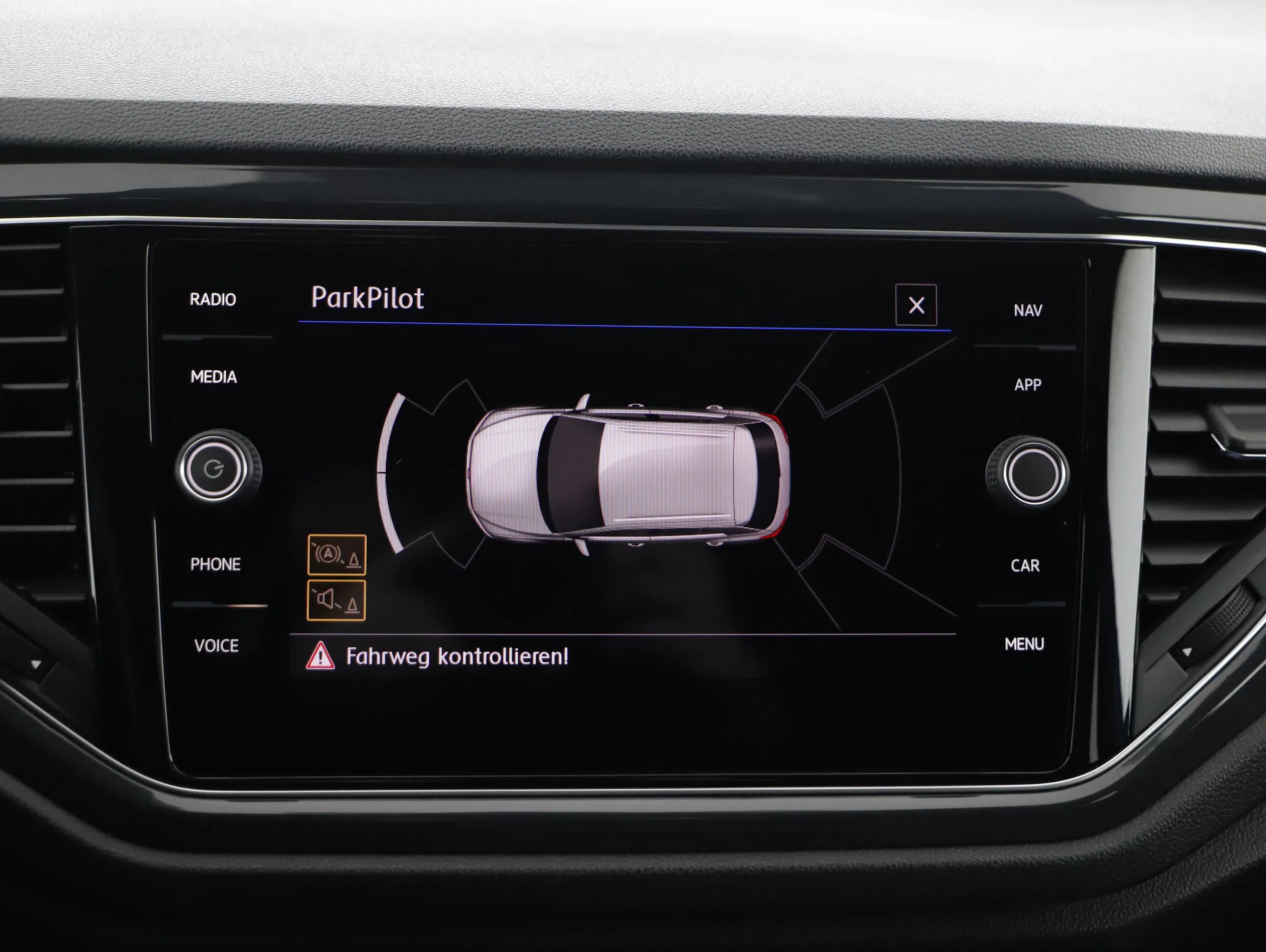 VW T-Roc 2.0 TDI Sport | Bild 14 von 31