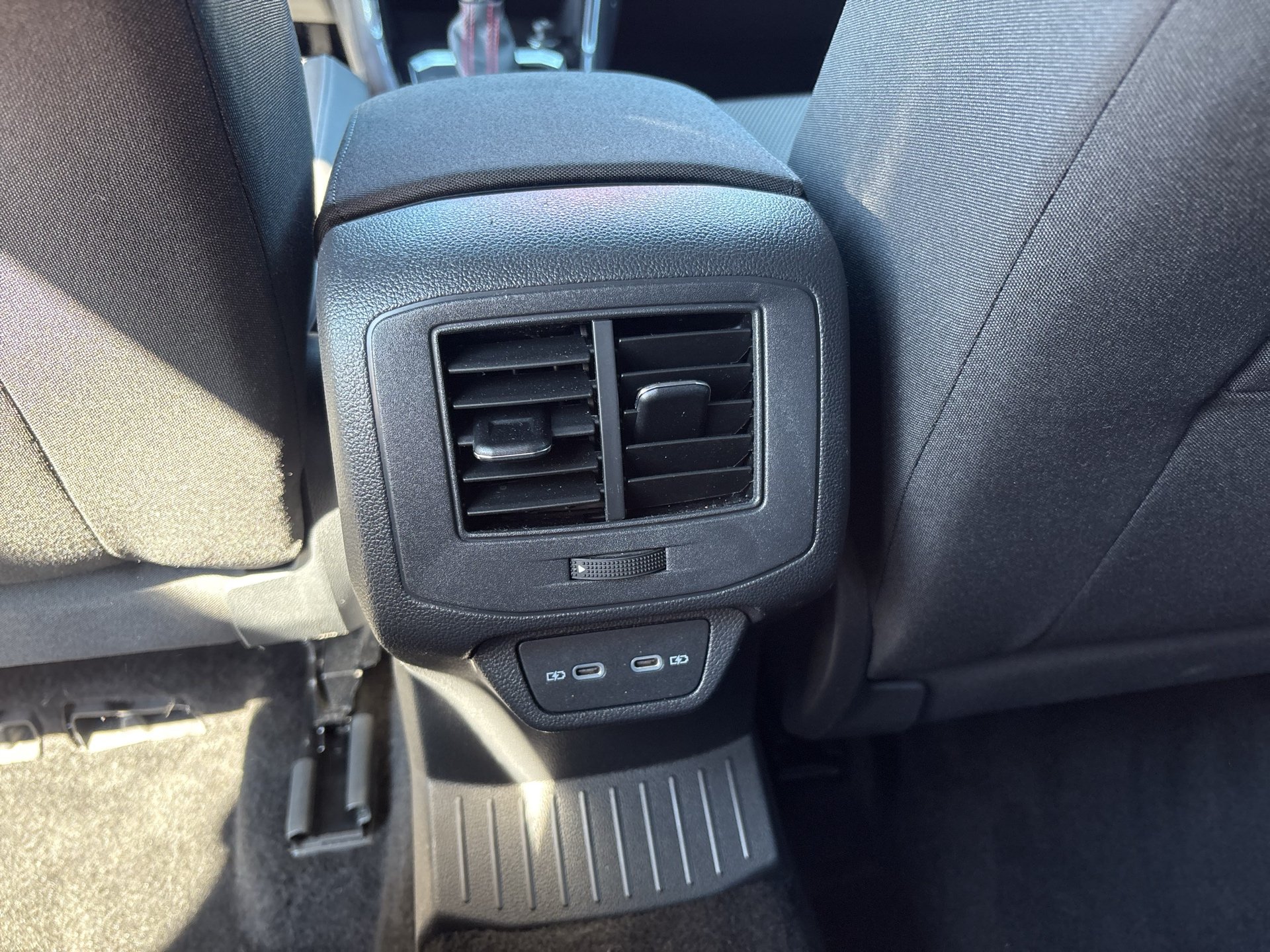 VW T-Roc 2.0 TDI 4Motion Sport | Bild 15 von 22