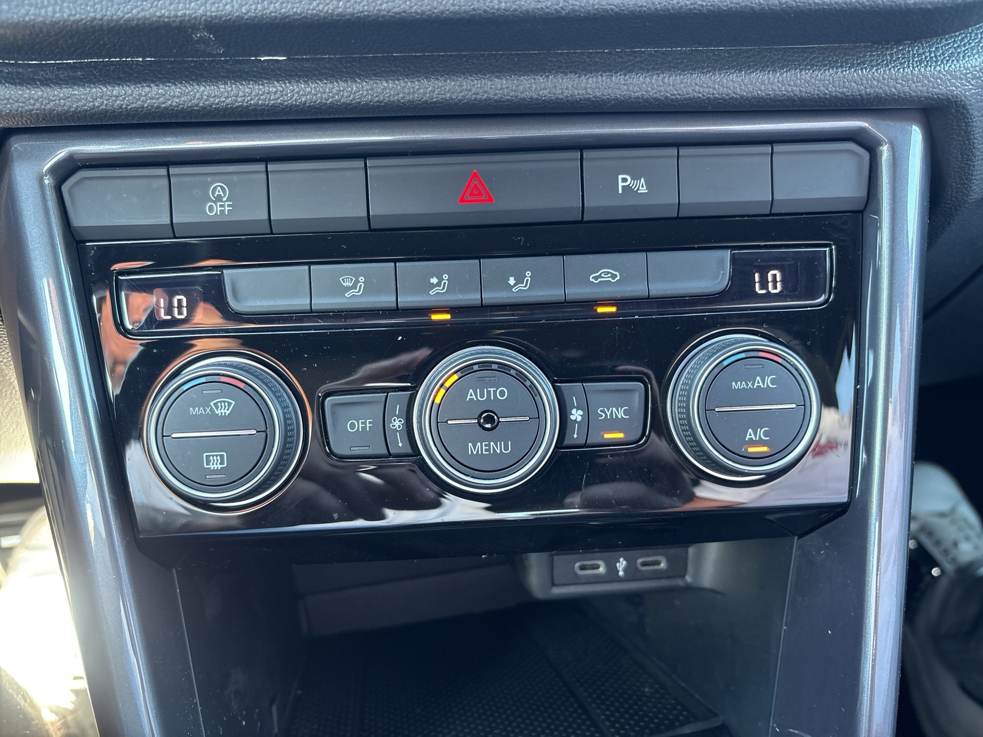 VW T-Roc 2.0 TDI 4Motion Sport | Bild 16 von 22