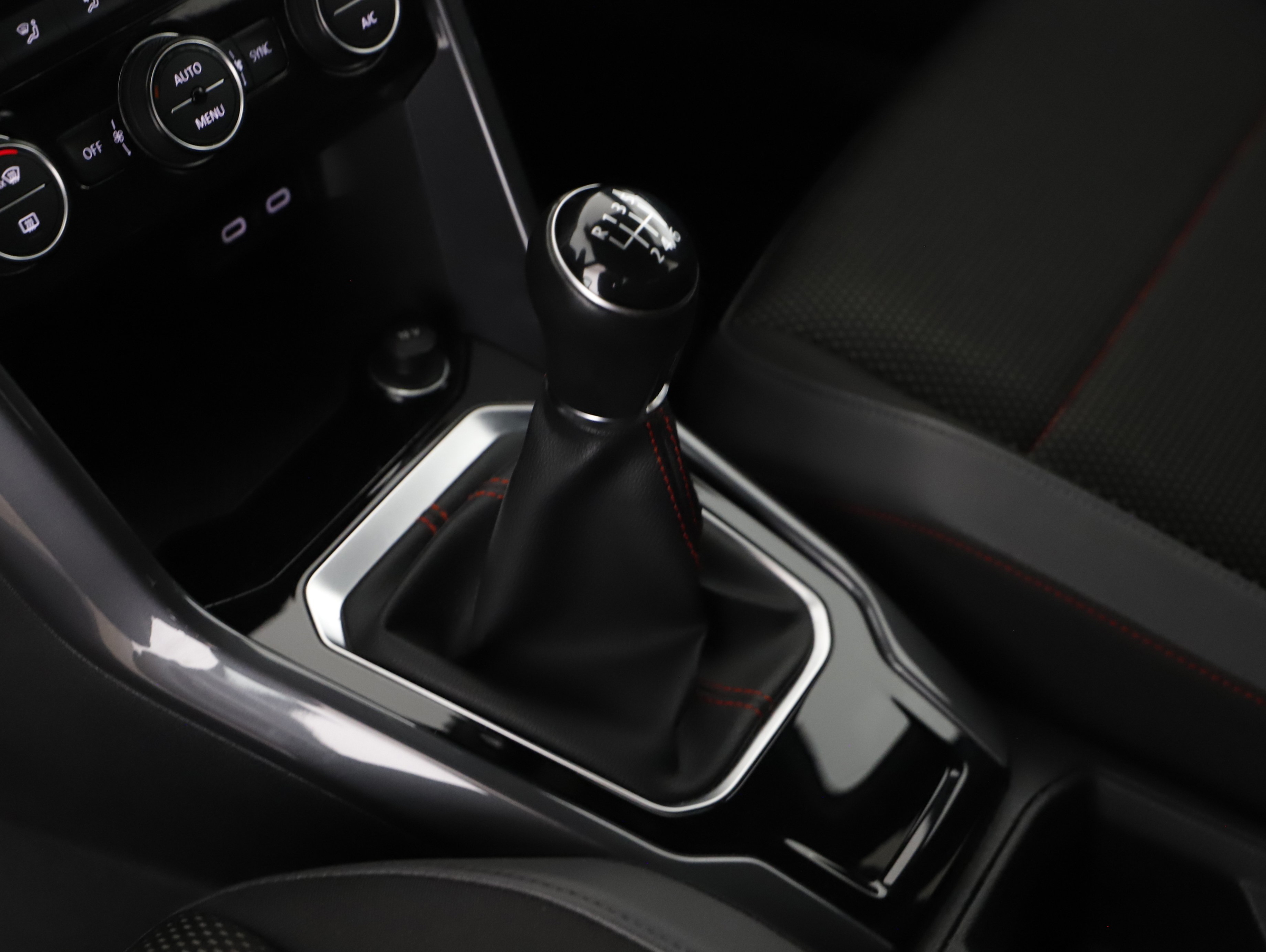 VW T-Roc 1.5 TSI ACT Sport | Bild 19 von 31