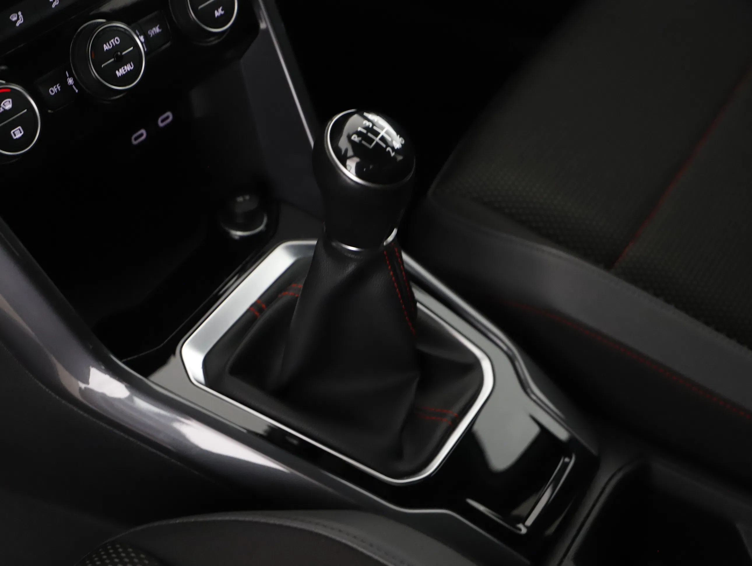 VW T-Roc 1.5 TSI ACT Sport | Bild 19 von 31