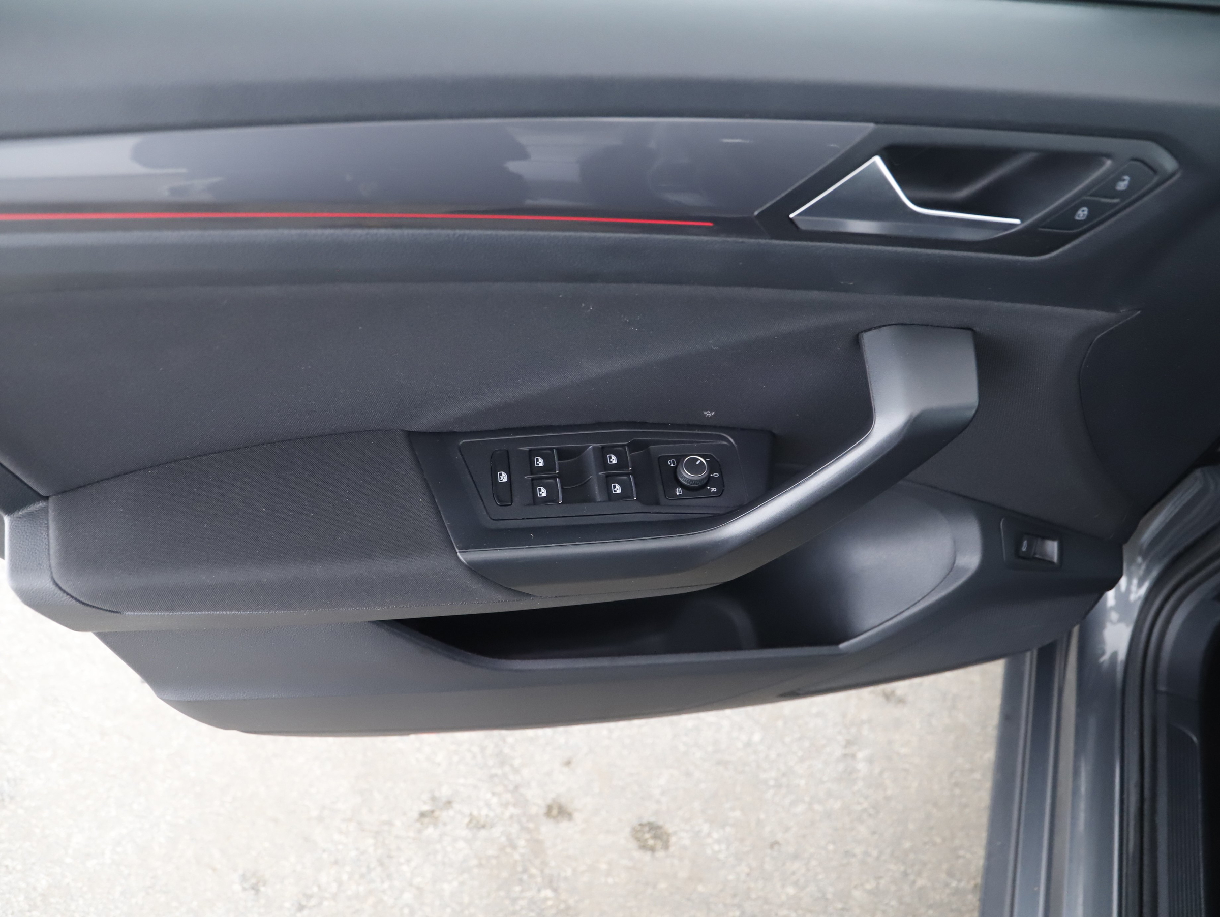 VW T-Roc 1.5 TSI ACT Sport | Bild 4 von 31