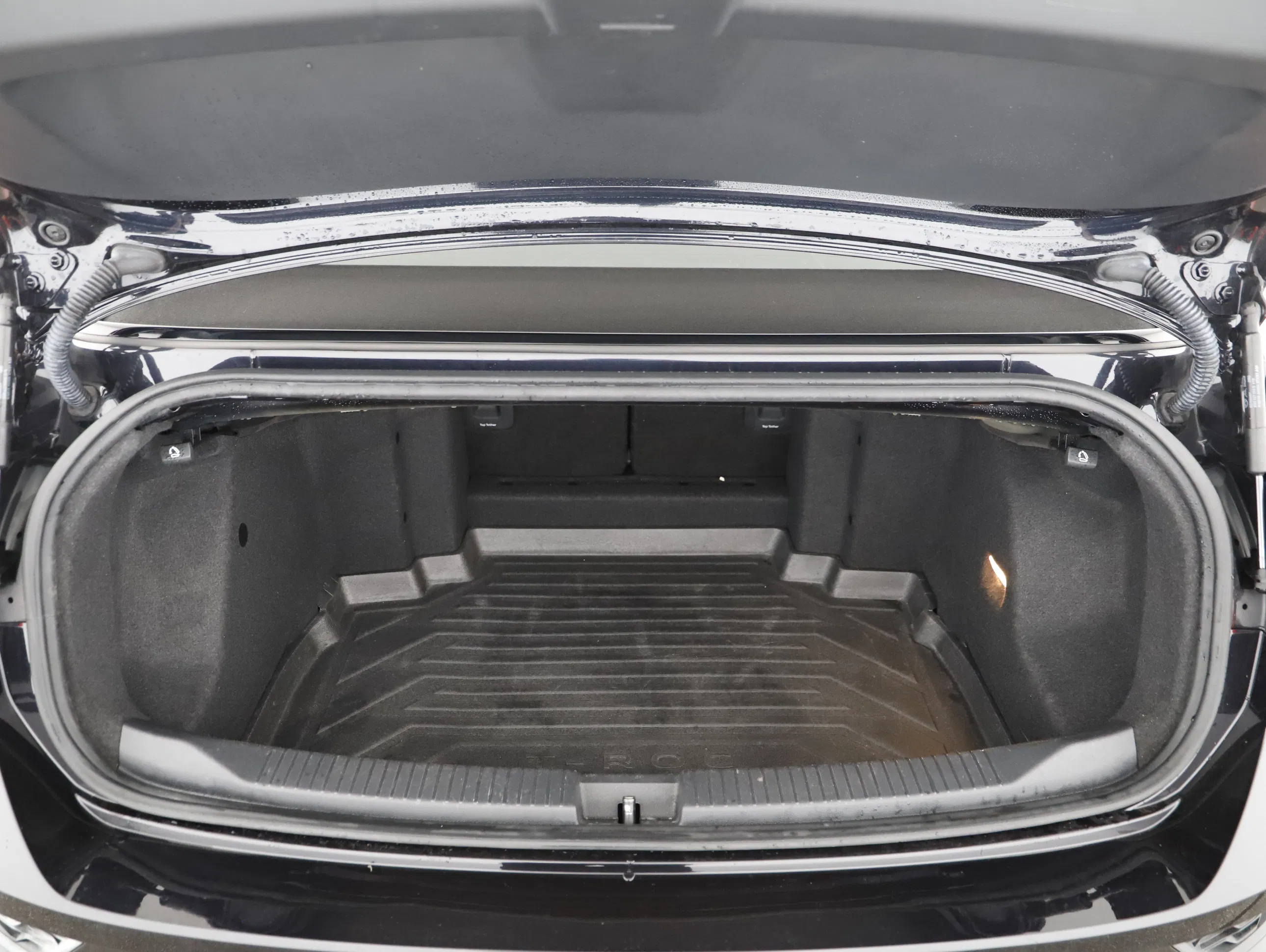 VW T-Roc Cabriolet 1.5 TSI R-Line | Bild 21 von 23