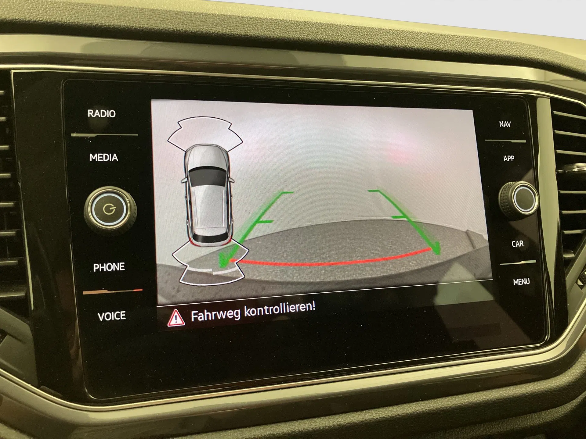 VW T-Roc 2.0 TDI Sport | Bild 16 von 31