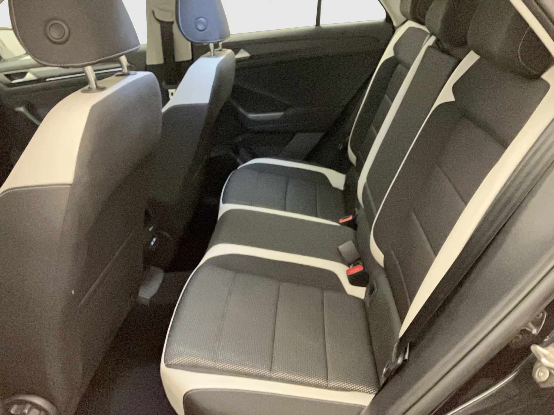 VW T-Roc 2.0 TDI Sport | Bild 24 von 31