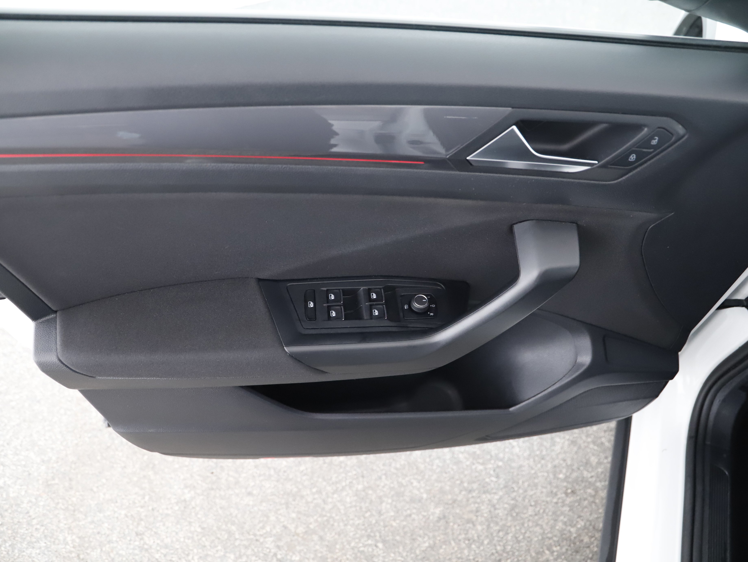 VW T-Roc 2.0 TDI 4Motion Sport | Bild 11 von 29